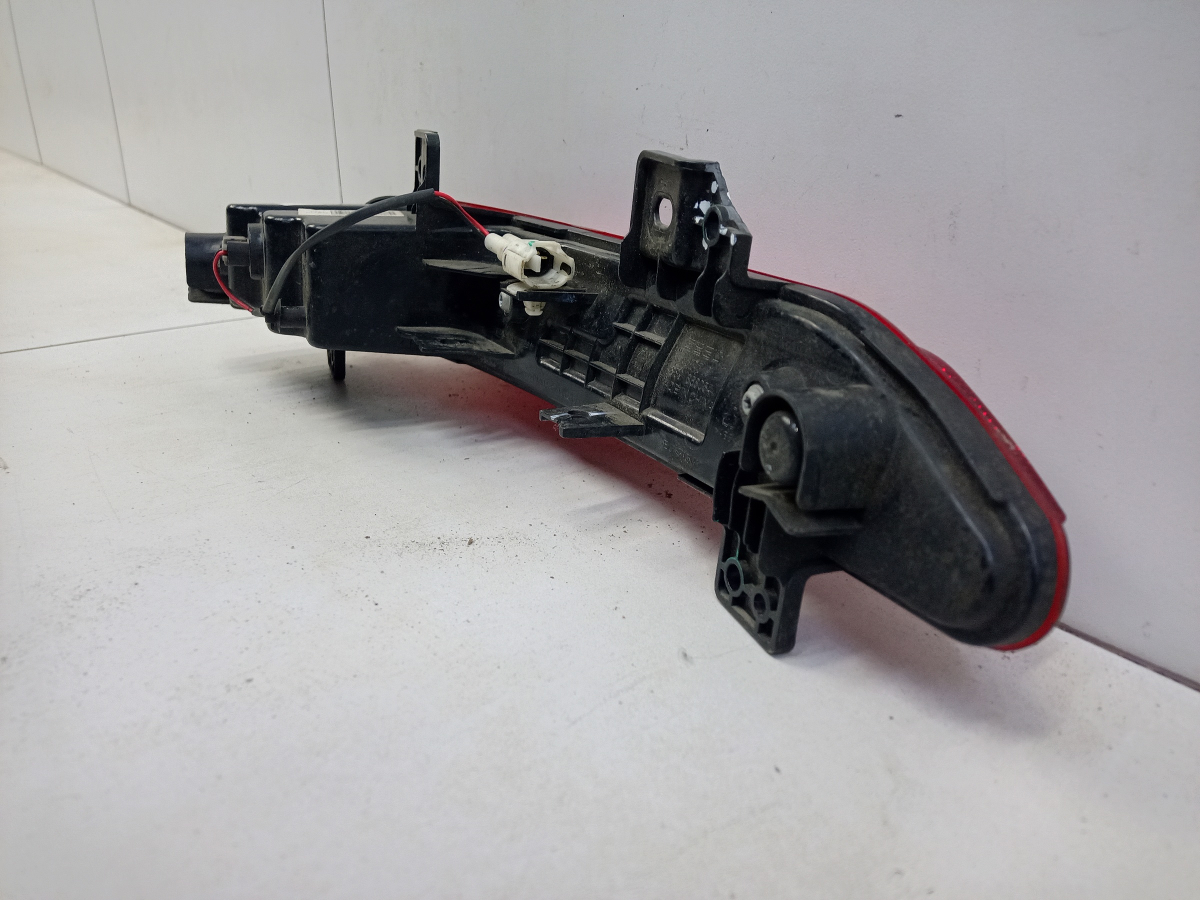 Фара ПТФ задняя правая Geely Atlas 2