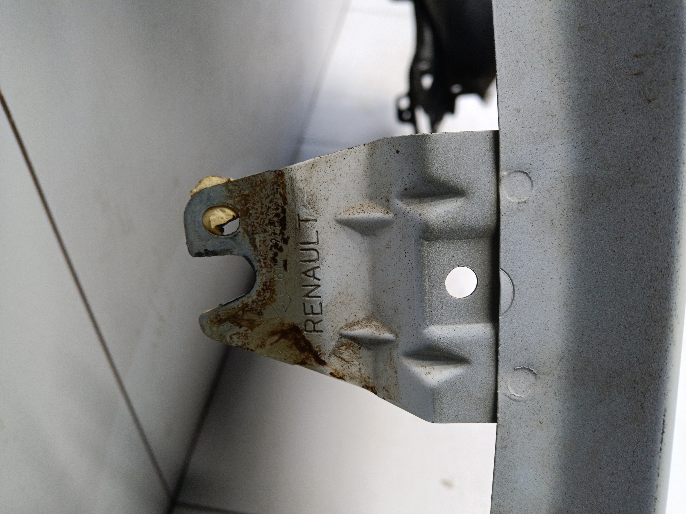 Крыло переднее правое Lada Largus 1