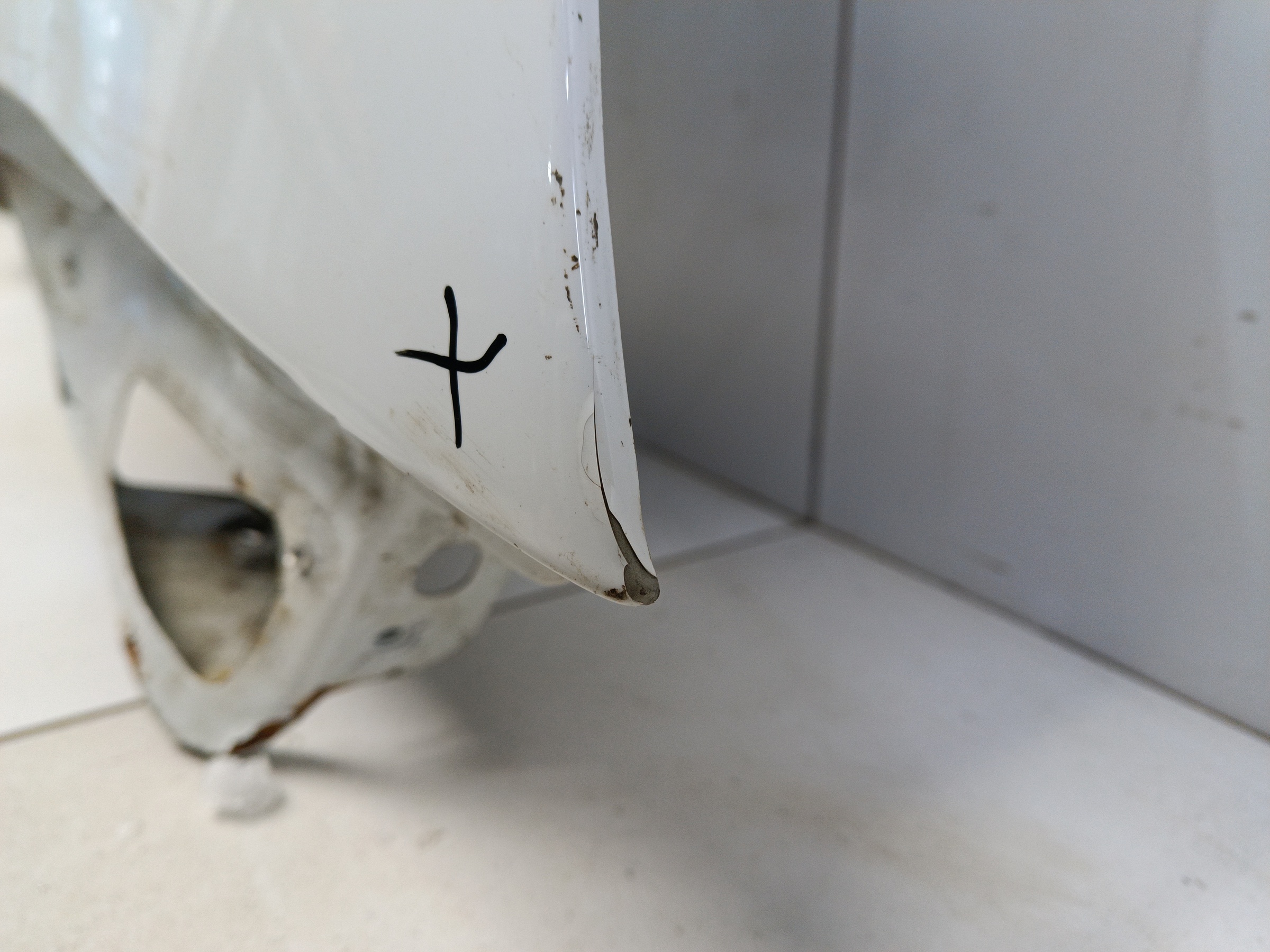 Крыло переднее правое Lada Largus 1