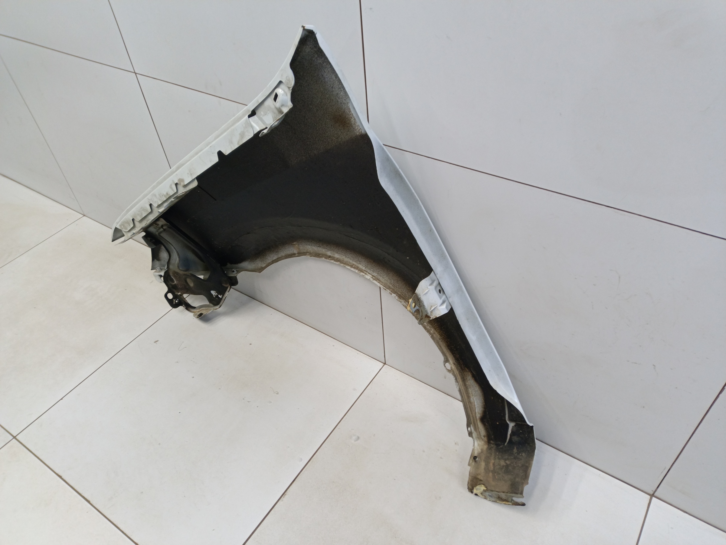 Крыло переднее правое Lada Largus 1