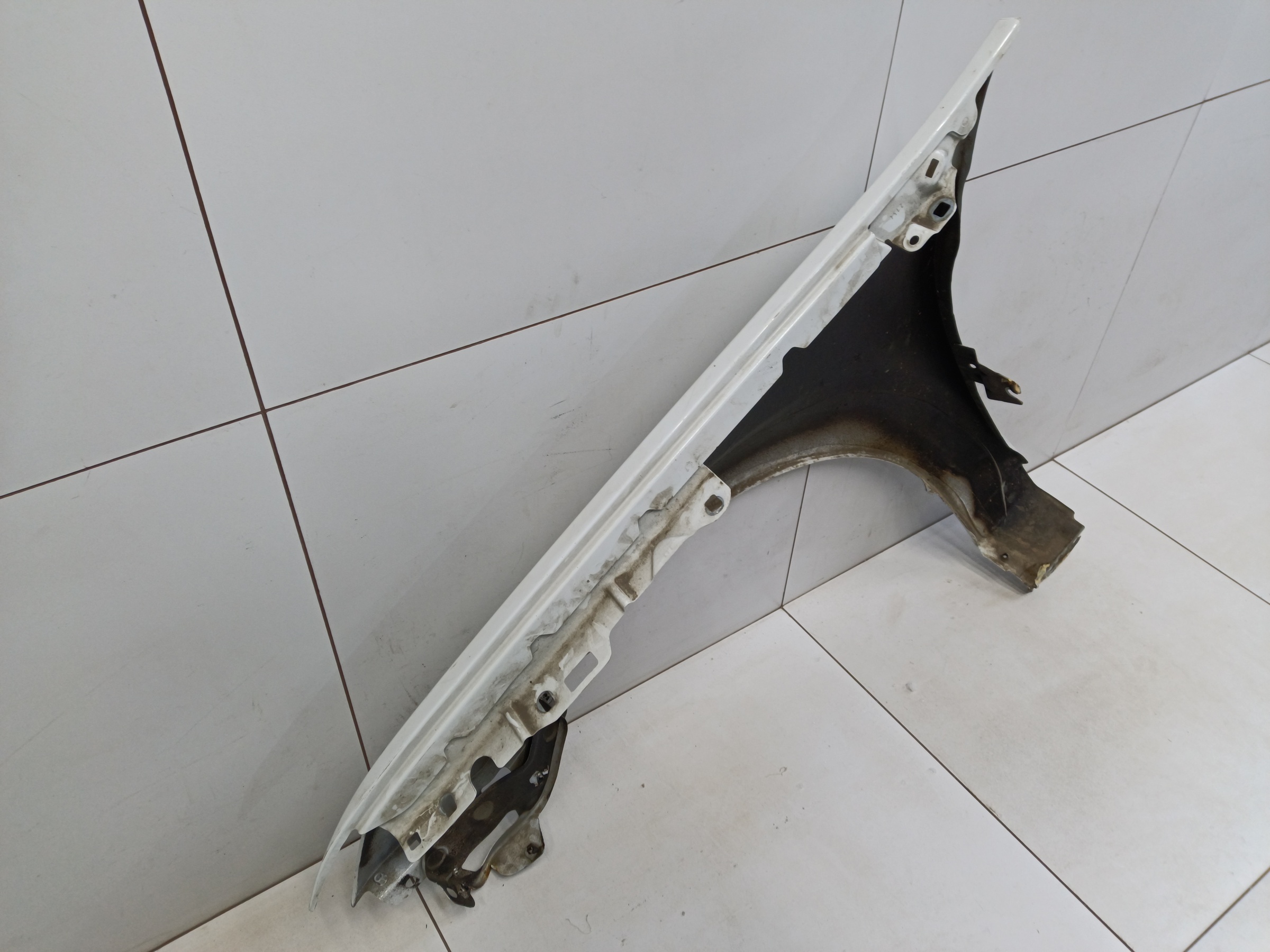 Крыло переднее правое Lada Largus 1