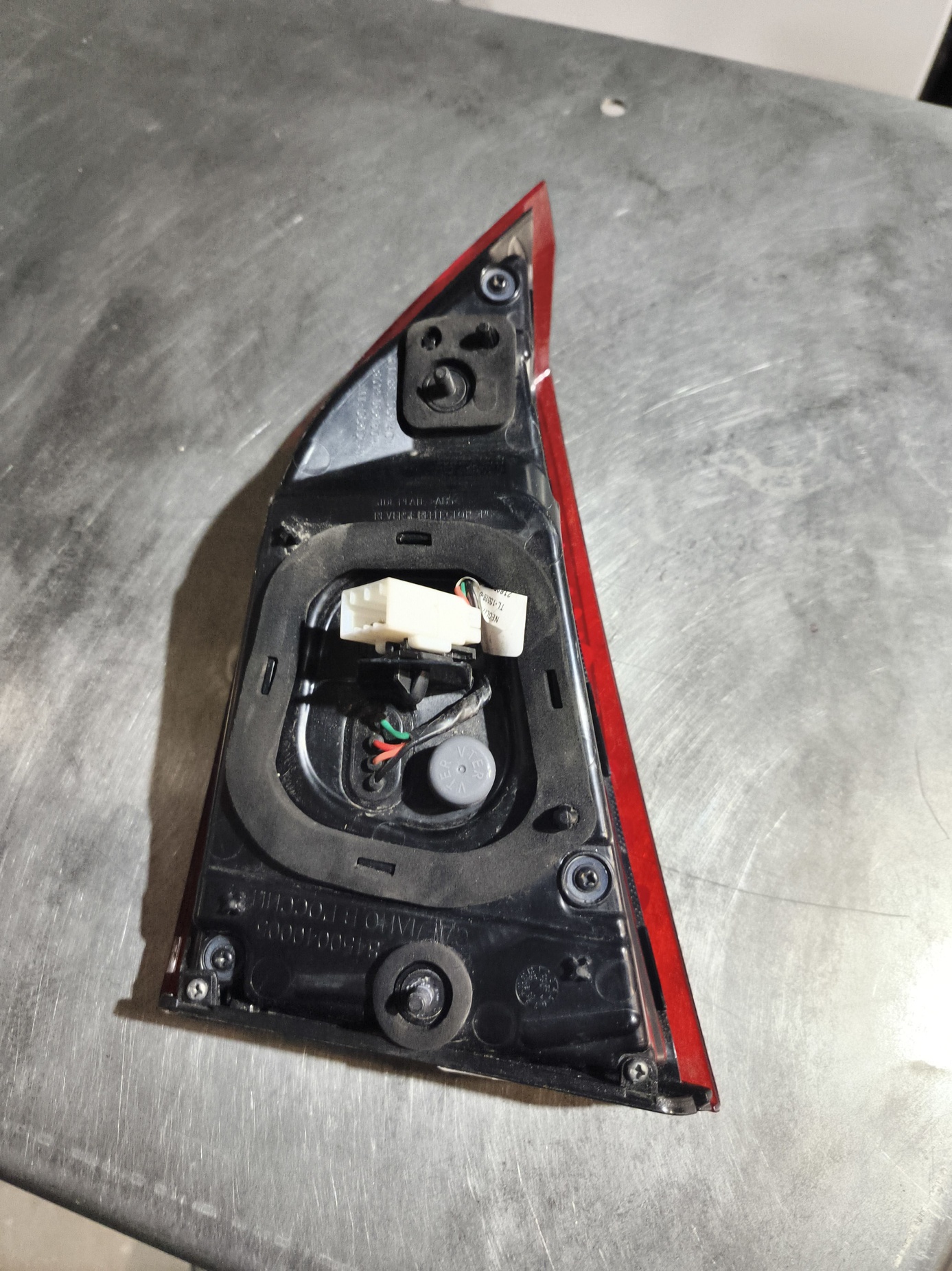 Фонарь задний левый внутренний Lada Vesta Restail LED