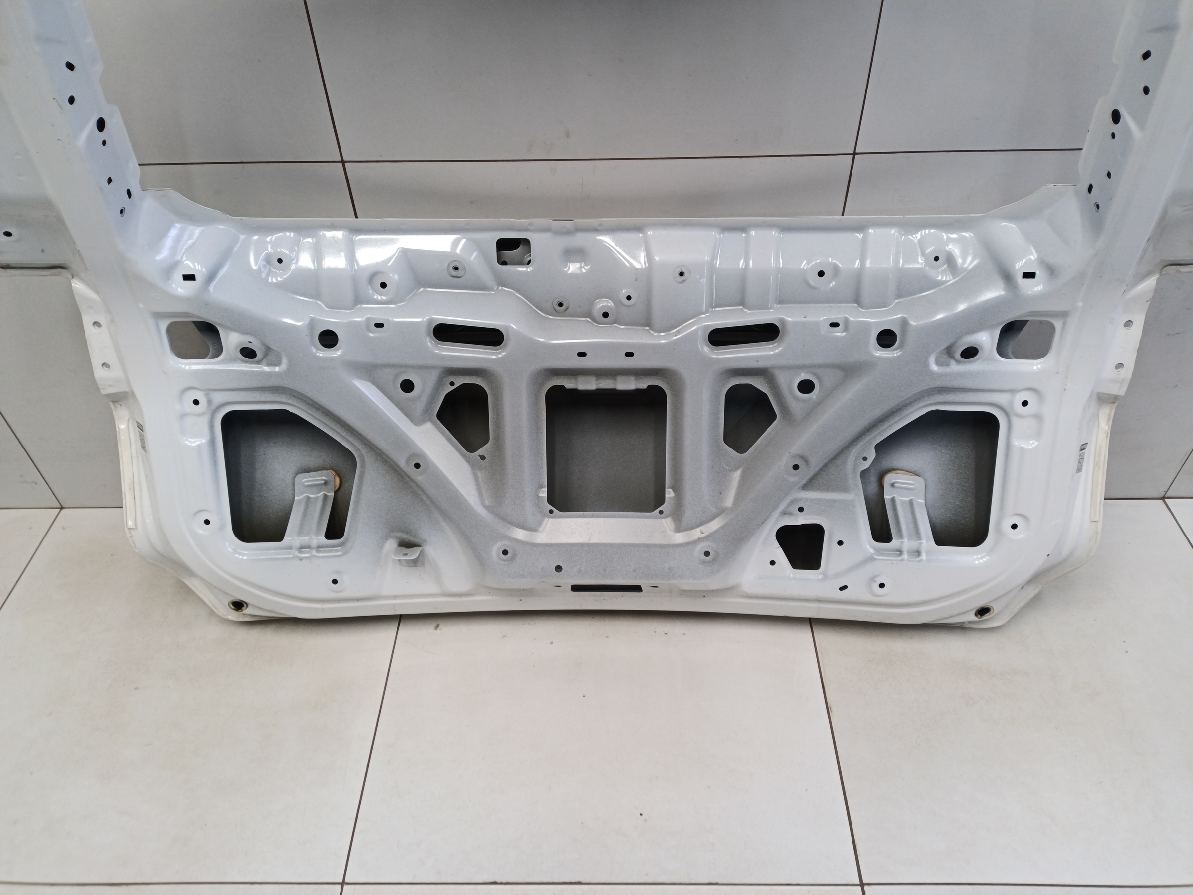 Крышка багажника Chery Tiggo 8 с датчиком защемления