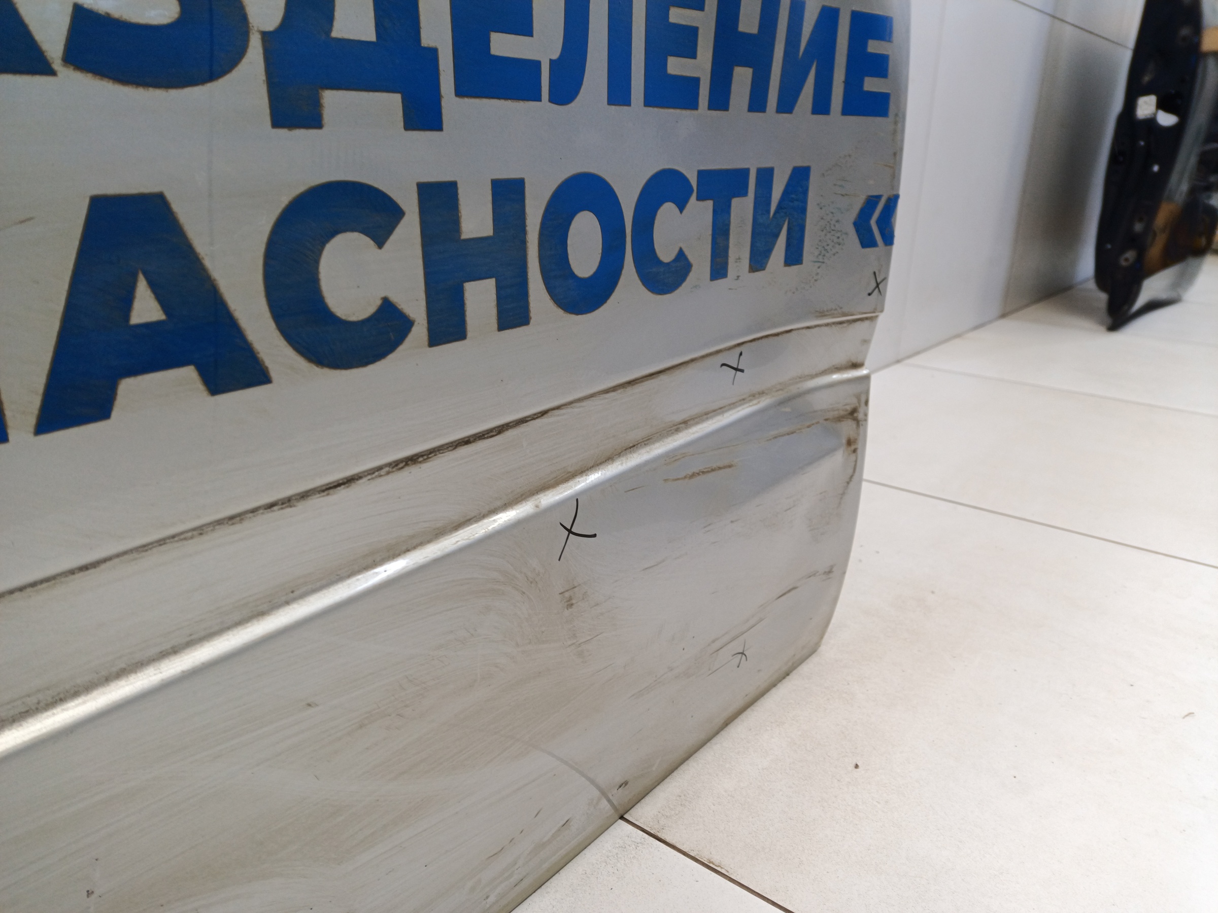 Дверь передняя левая Lada Granta 1