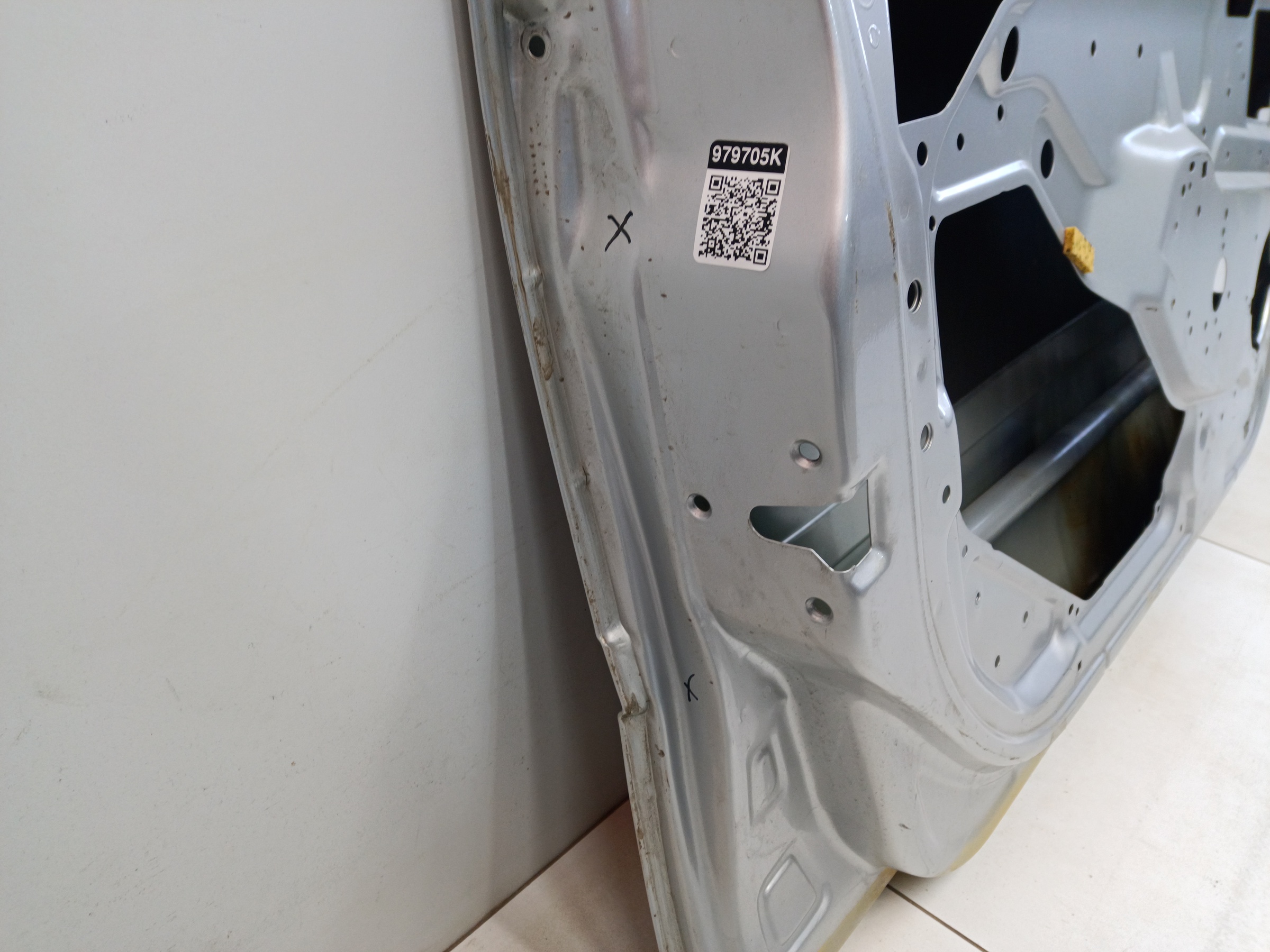 Дверь передняя левая Lada Granta 1