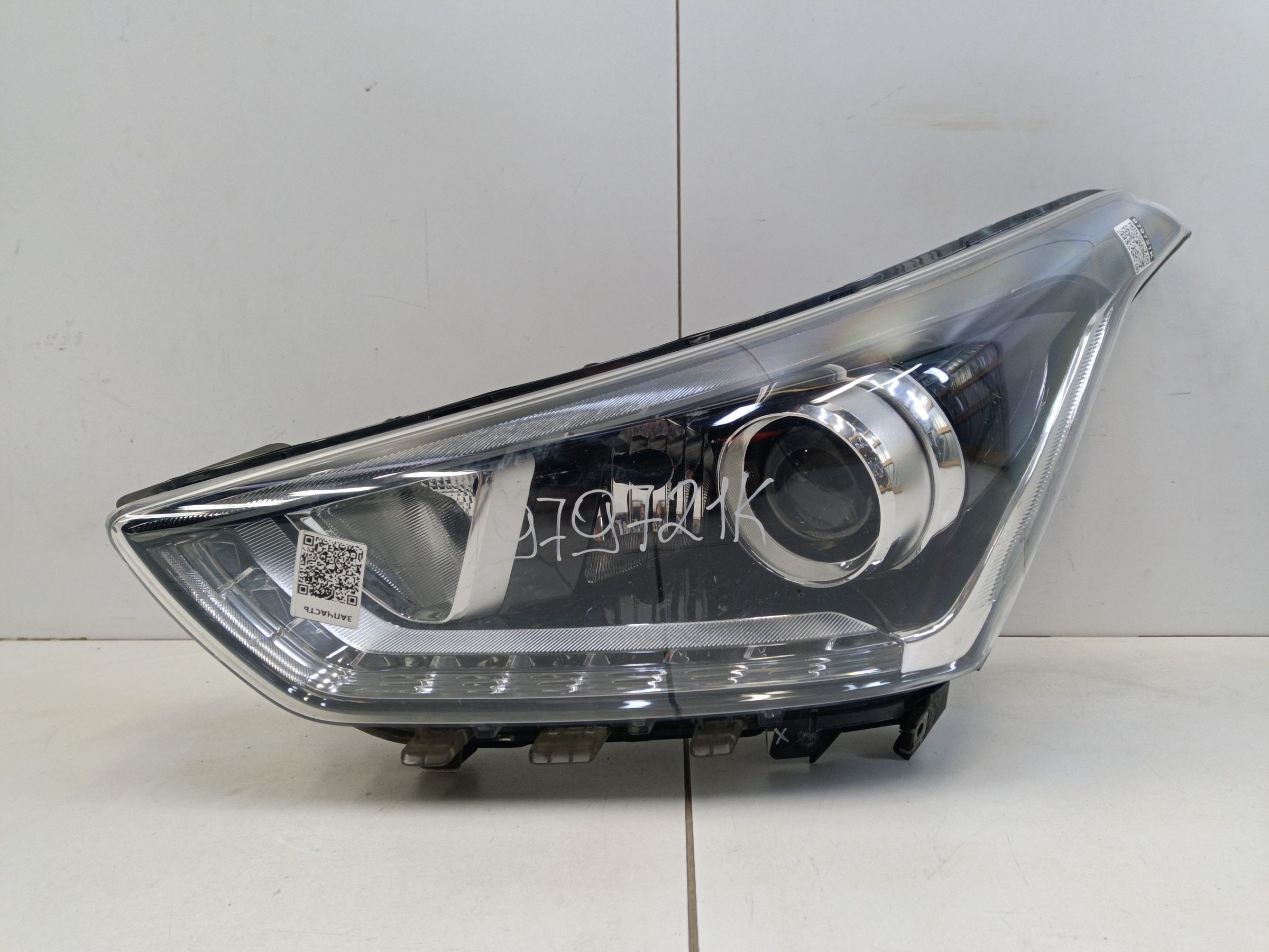 Фара передняя левая Hyundai Creta 1 галоген линза ДХО черная