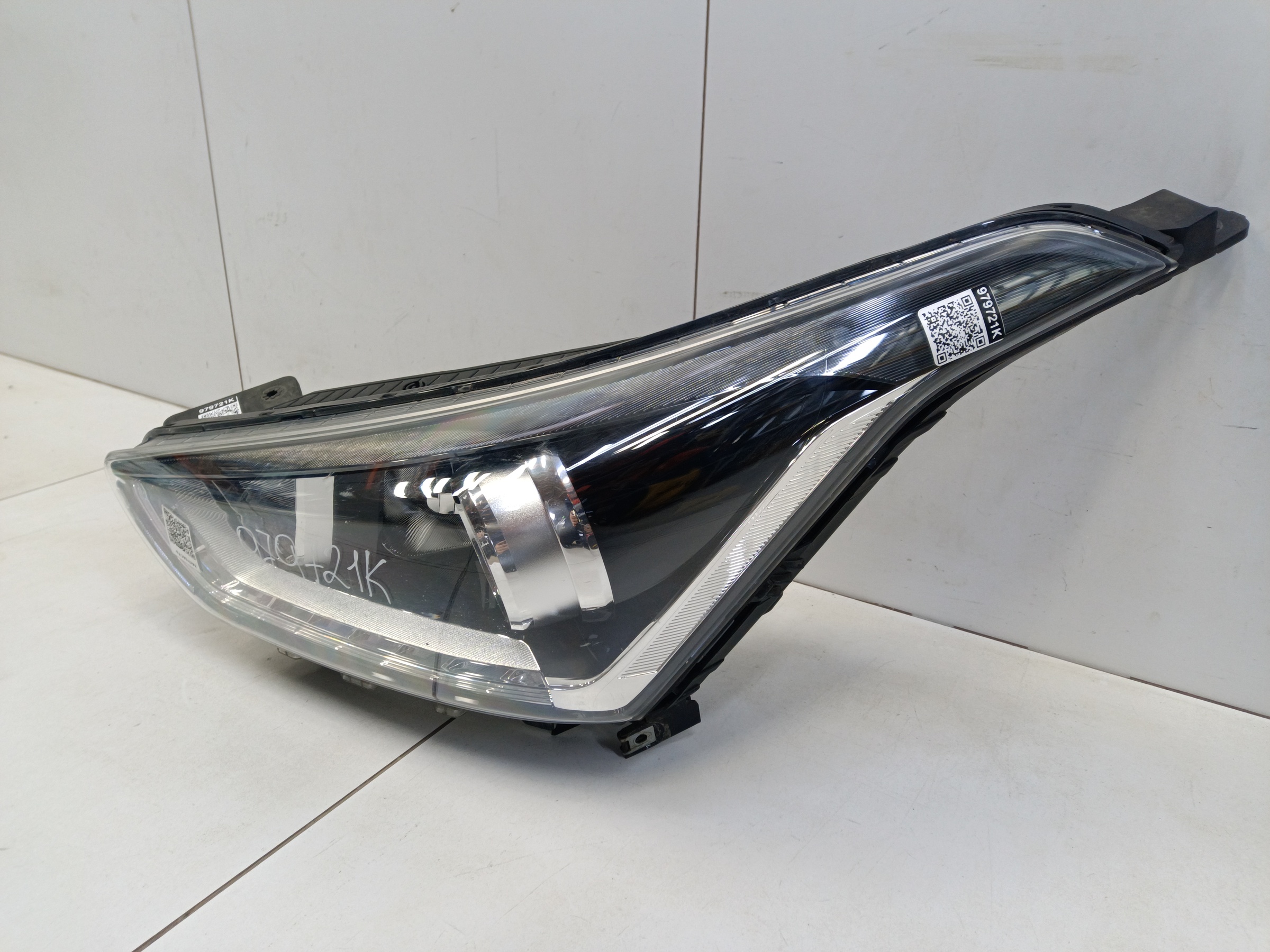 Фара передняя левая Hyundai Creta 1 галоген линза ДХО черная