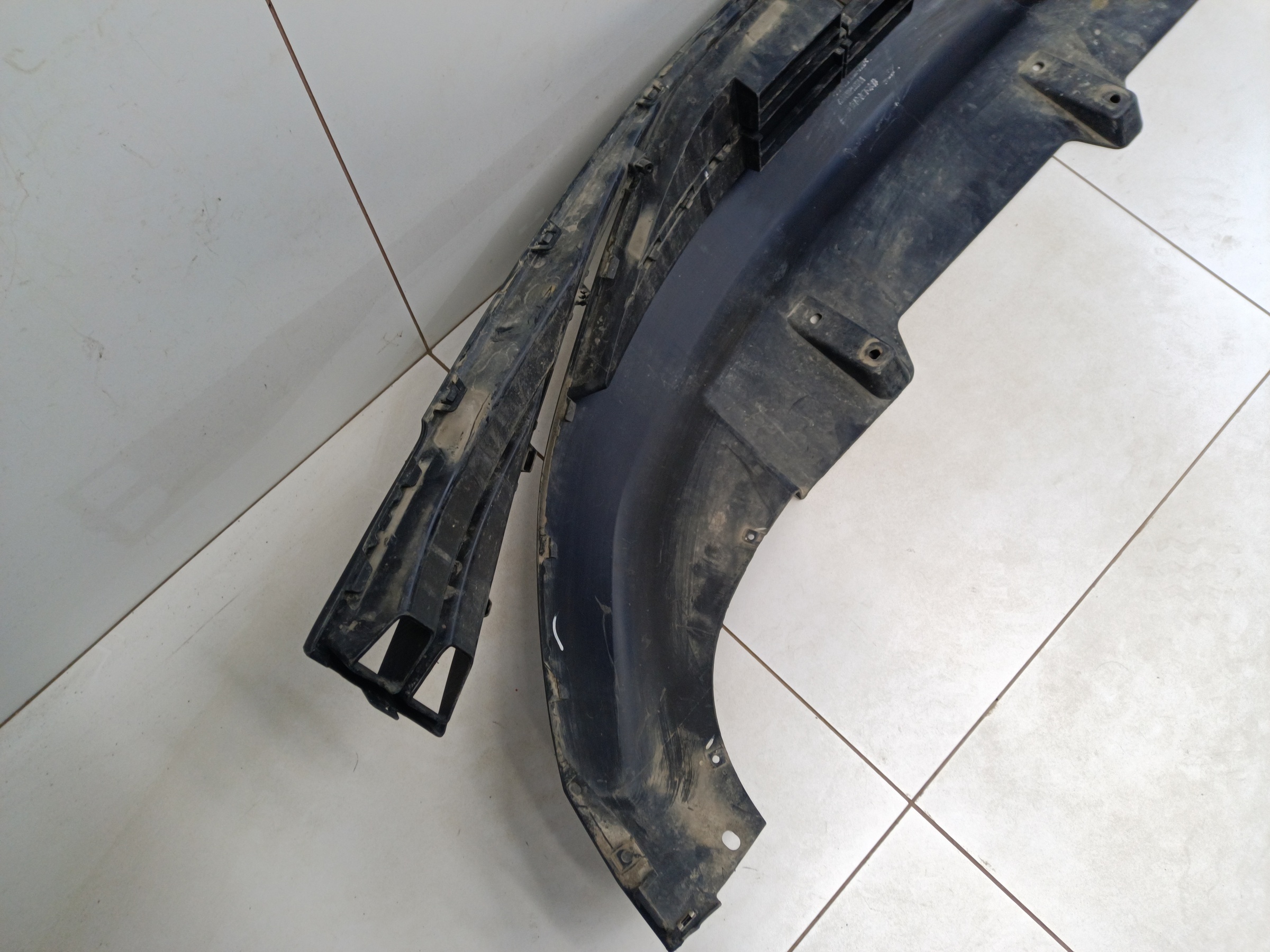 Юбка переднего бампера Omoda C5