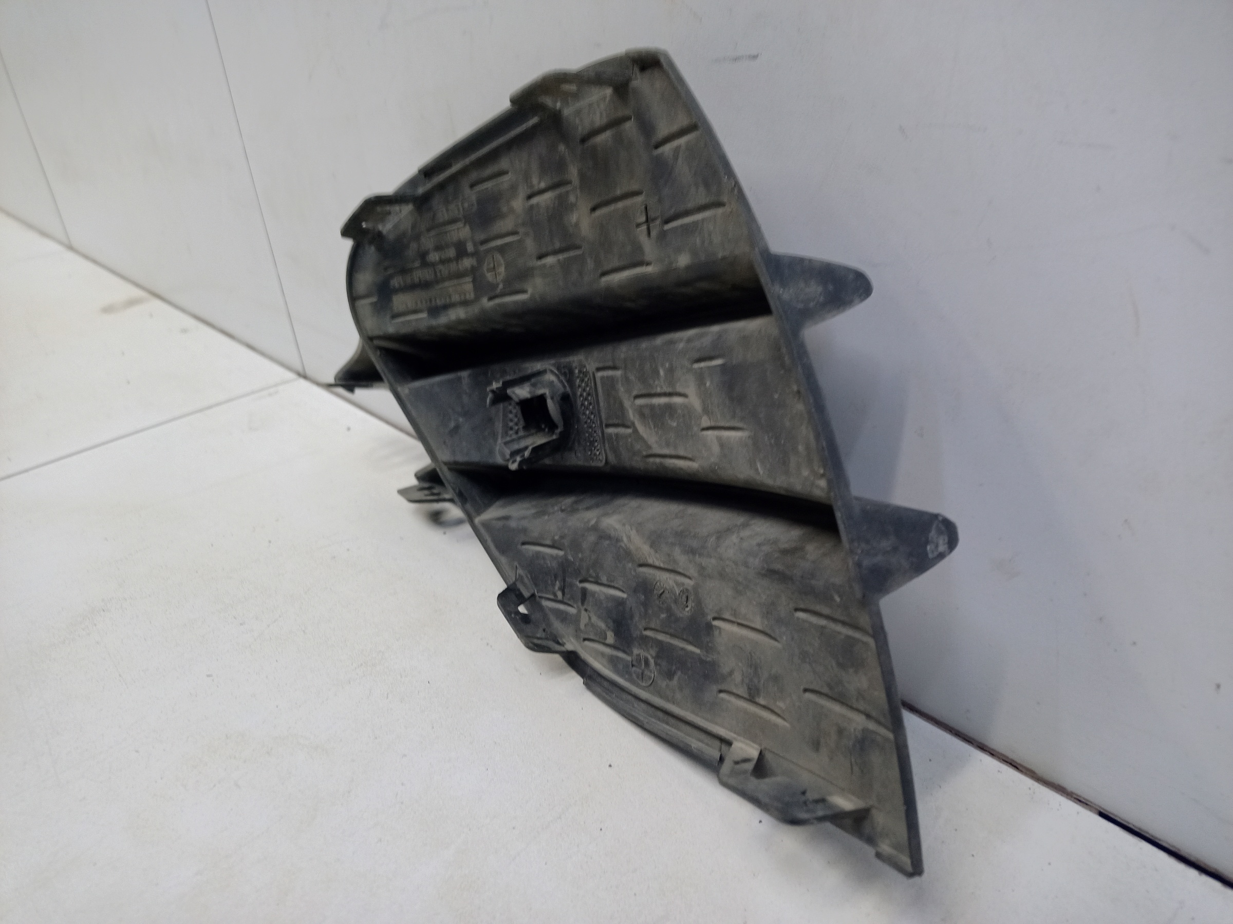 Решетка переднего бампера правая Mercedes Benz E-klasse W213 Restail AMG