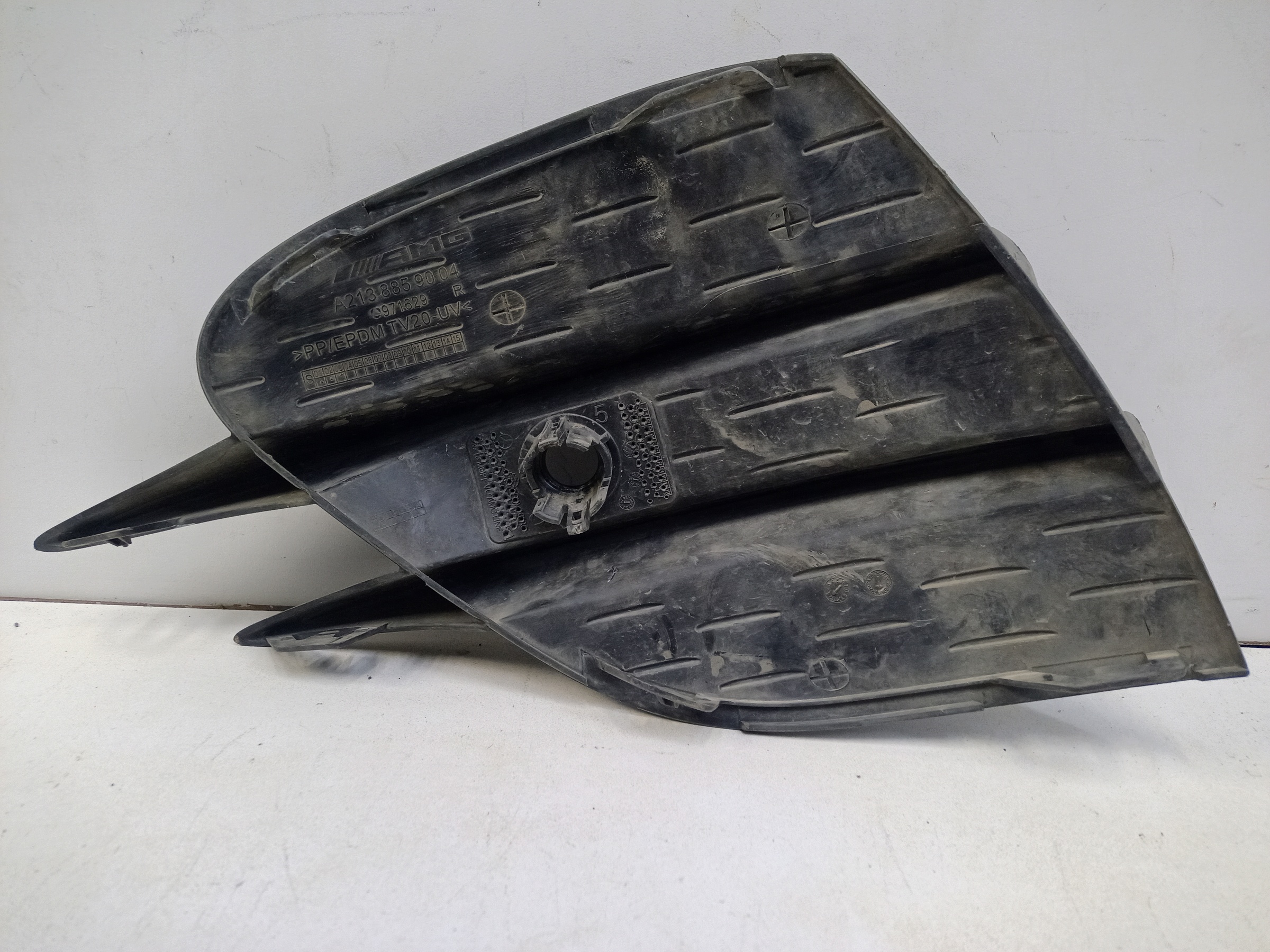 Решетка переднего бампера правая Mercedes Benz E-klasse W213 Restail AMG