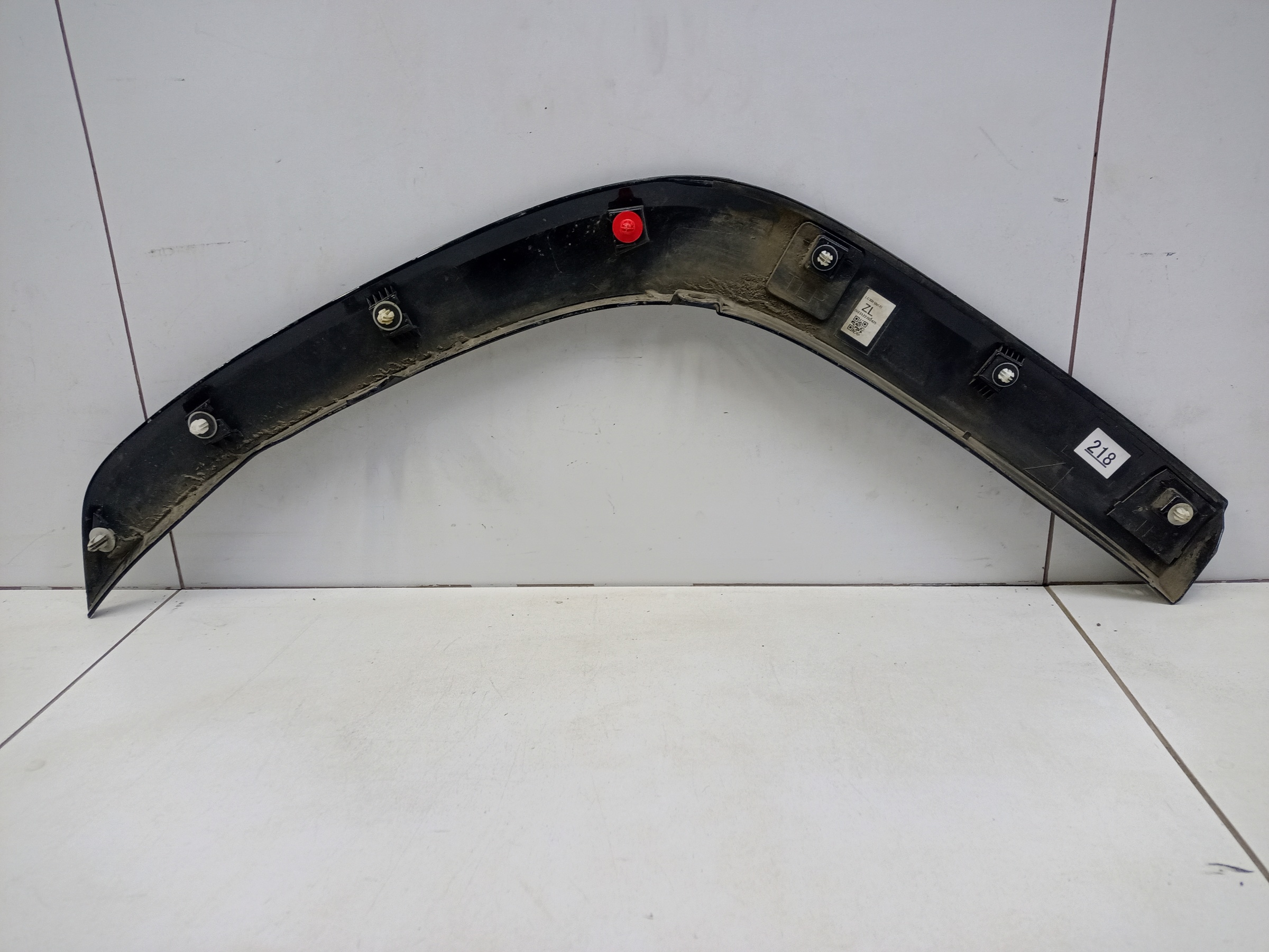 Накладка крыла заднего левого Toyota Land Cruiser 300