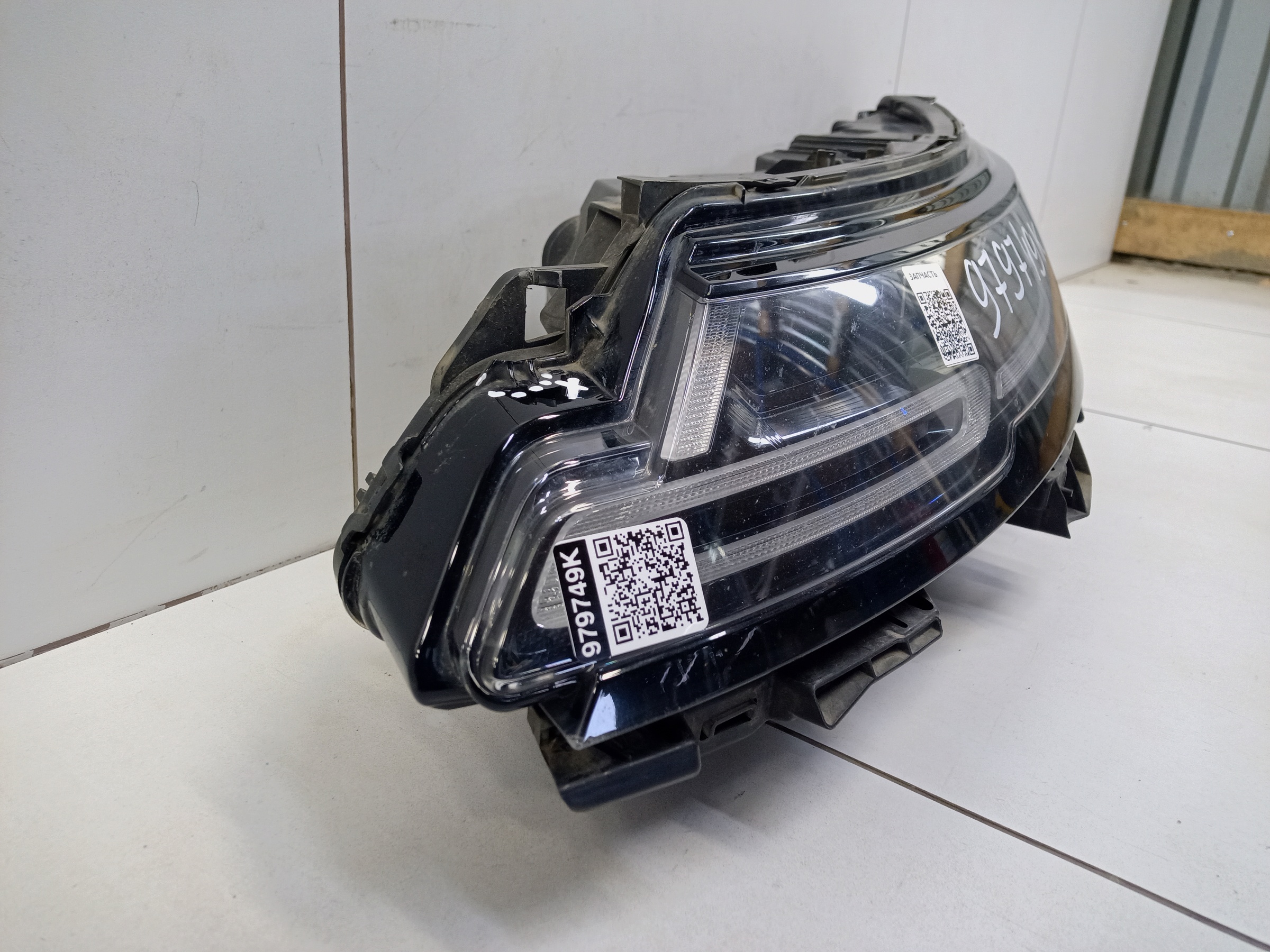 Фара передняя левая Land Rover Evoque 2 LED