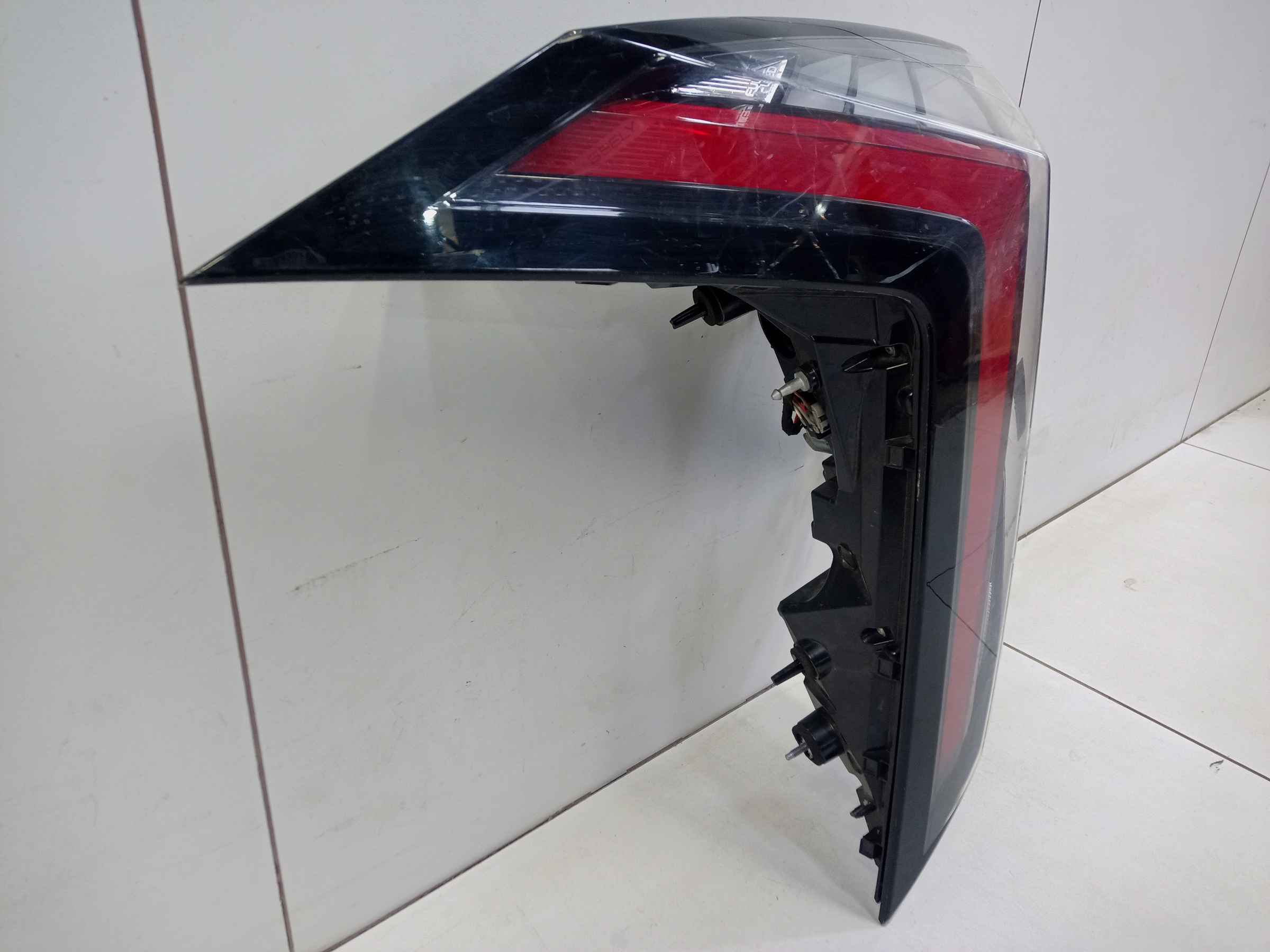 Фонарь задний левый наружный Geely Atlas 2 LED