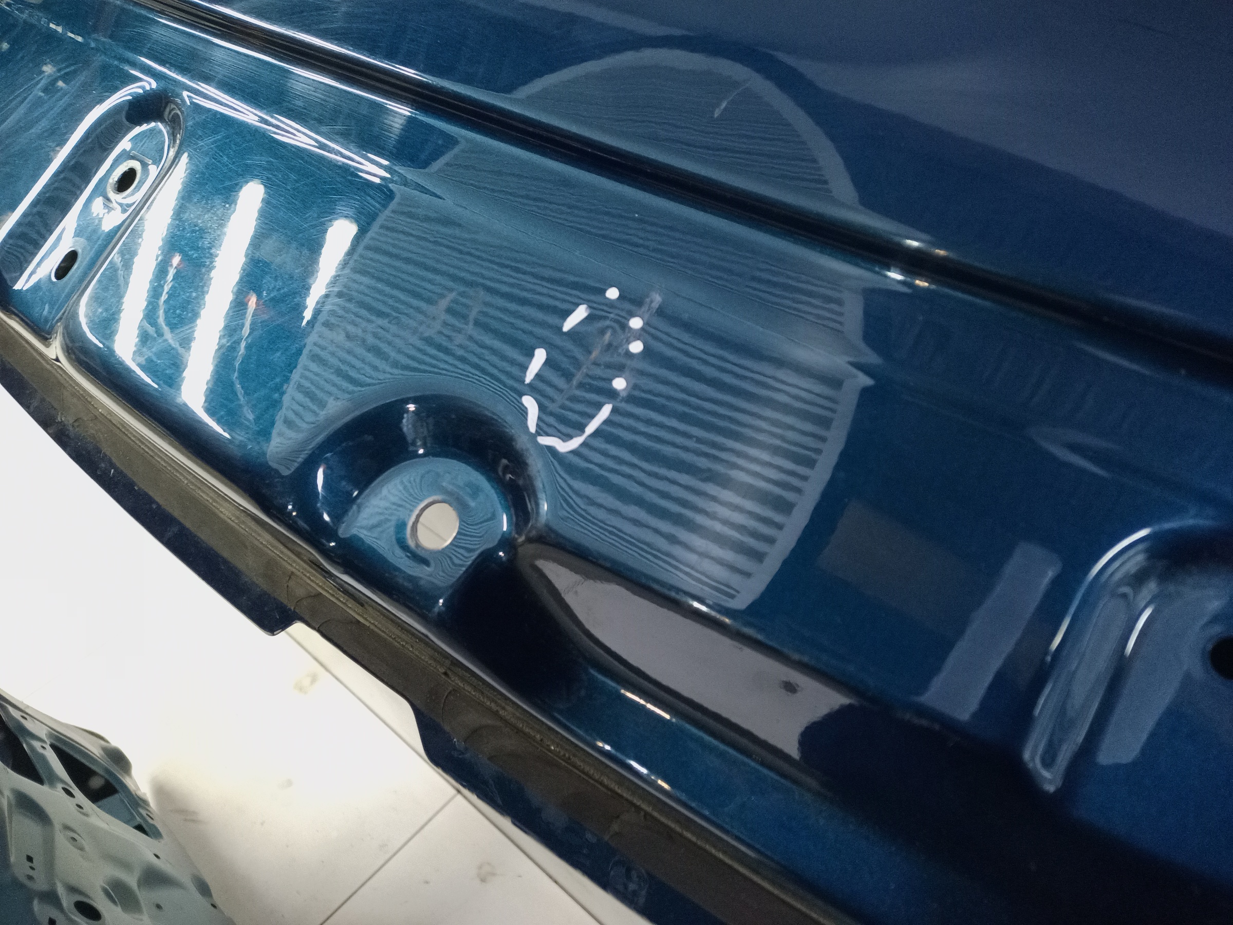 Крышка багажника Geely Monjaro