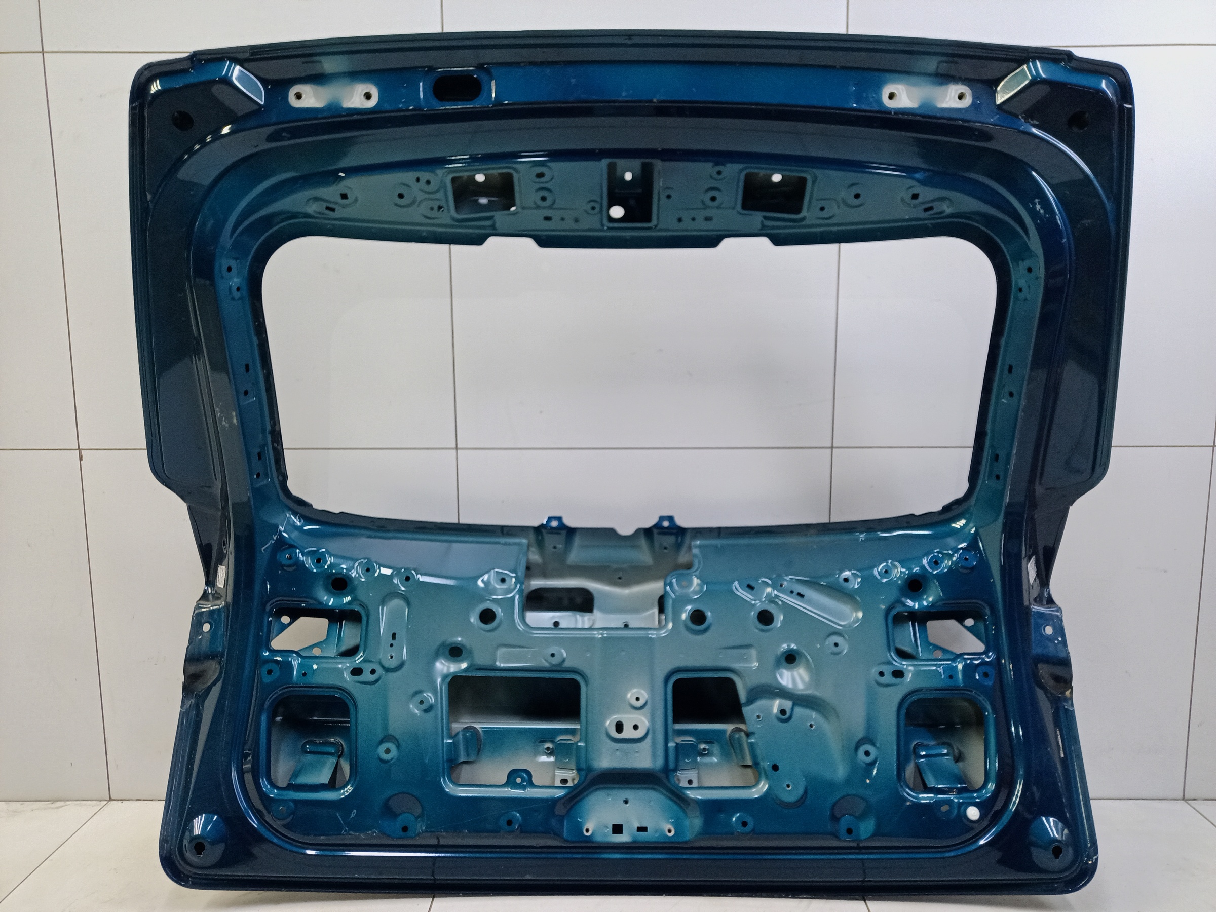 Крышка багажника Geely Monjaro