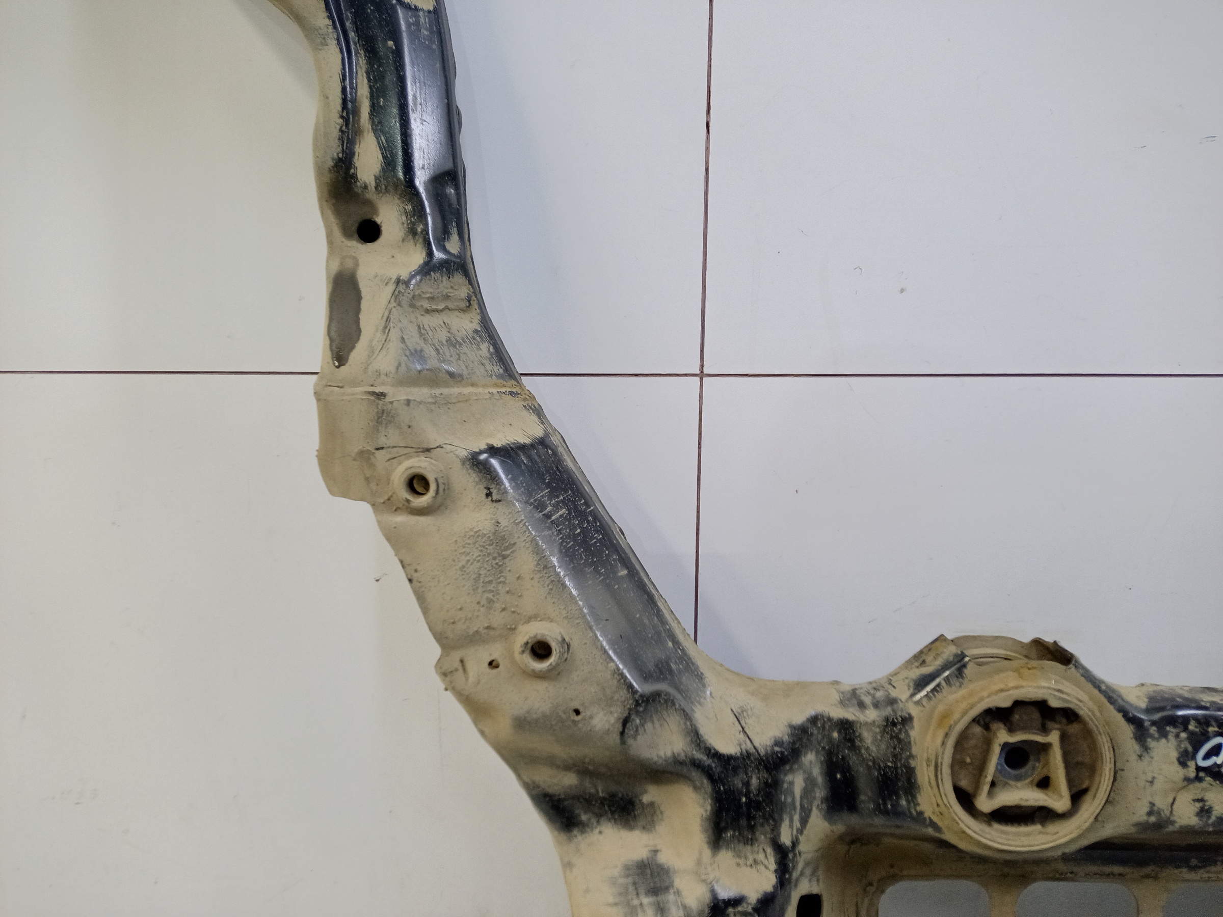 Подрамник передний GAC GS8 2