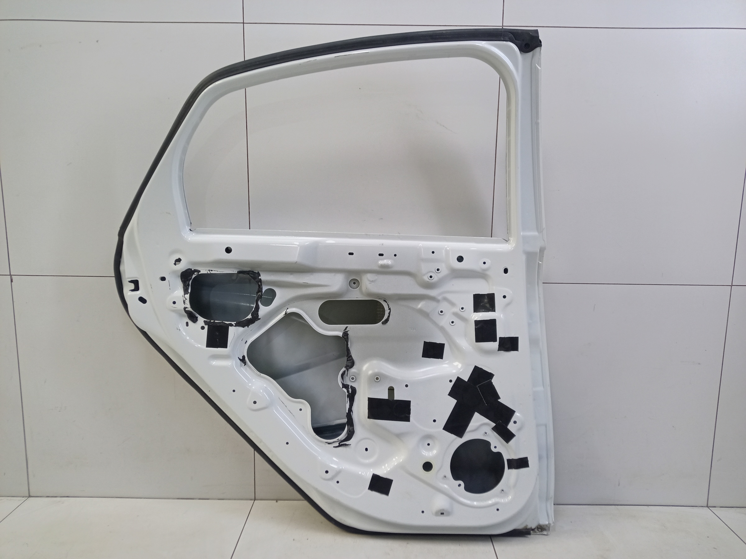 Дверь задняя левая Lada Vesta Sedan