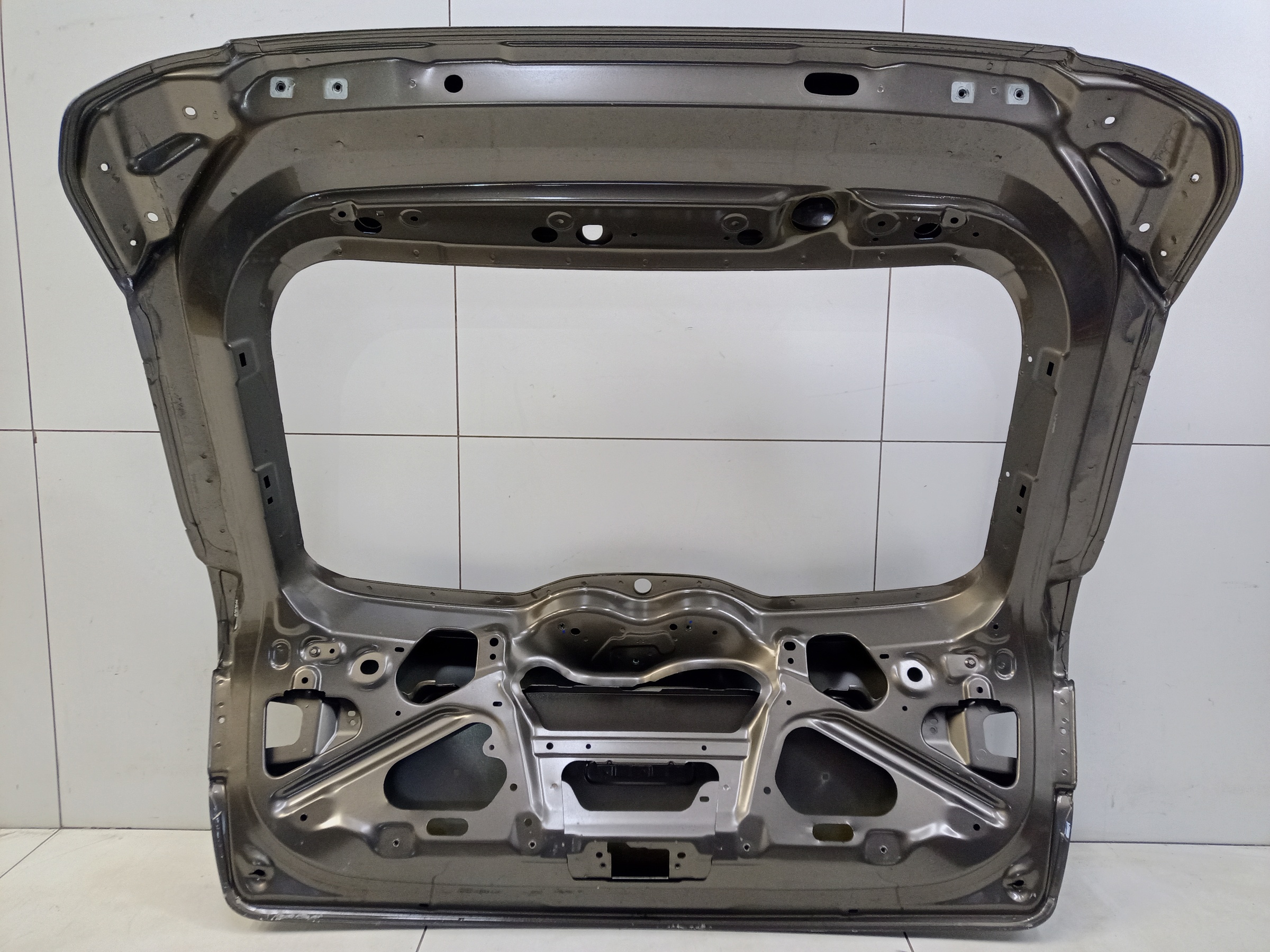 Крышка багажника Lada Vesta Wagon Restail