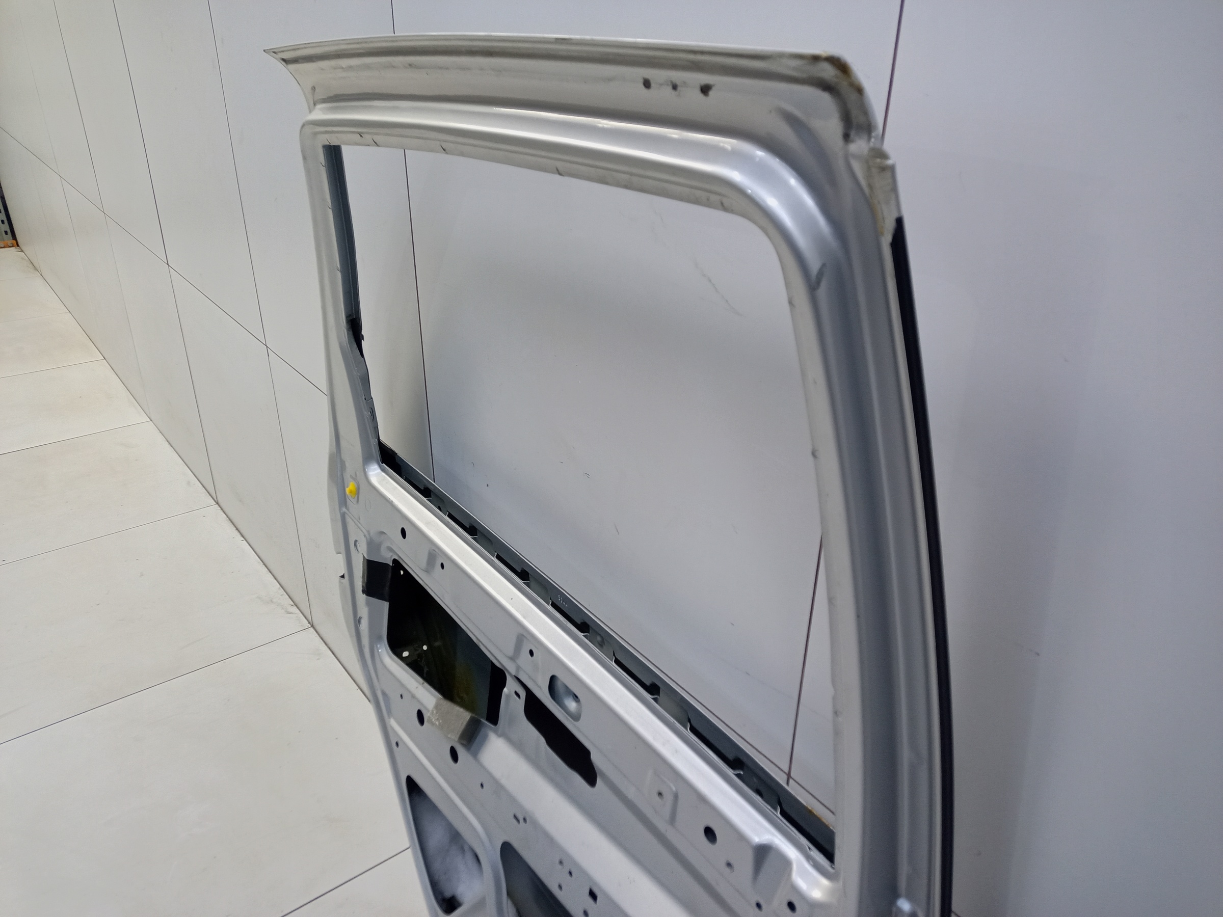 Дверь задняя левая Lada Granta Sedan