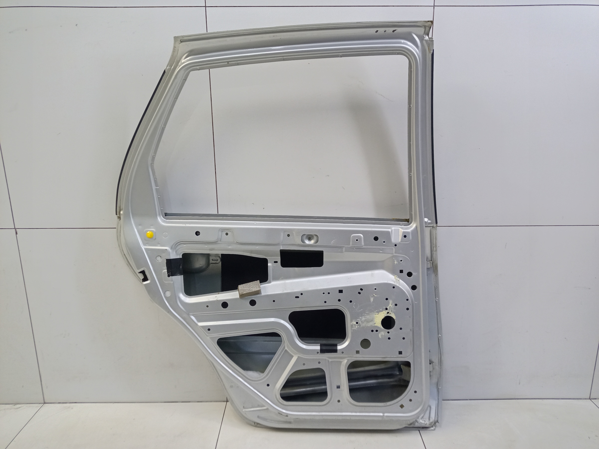 Дверь задняя левая Lada Granta Sedan