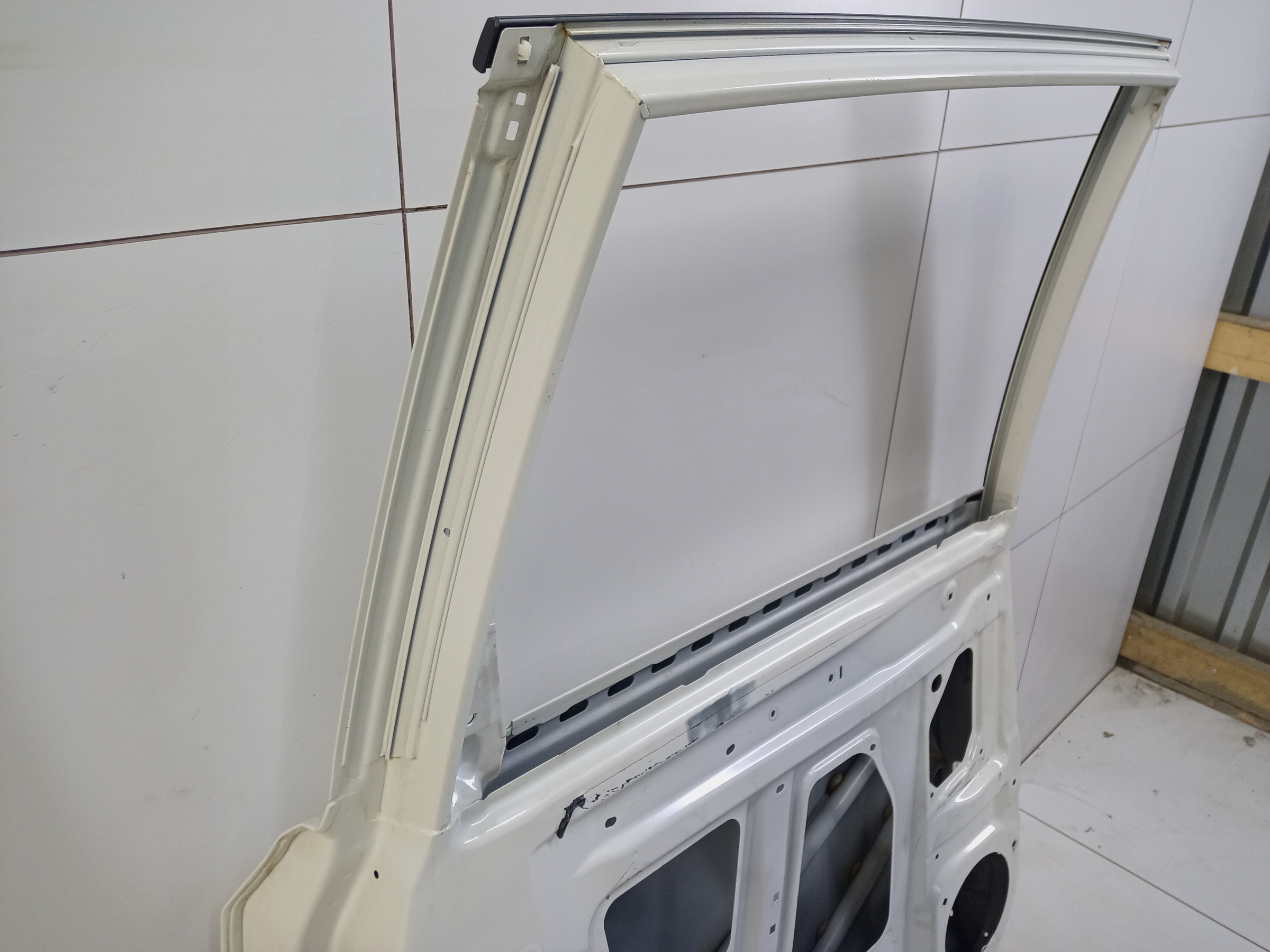 Дверь задняя левая Subaru Forester 5 SK