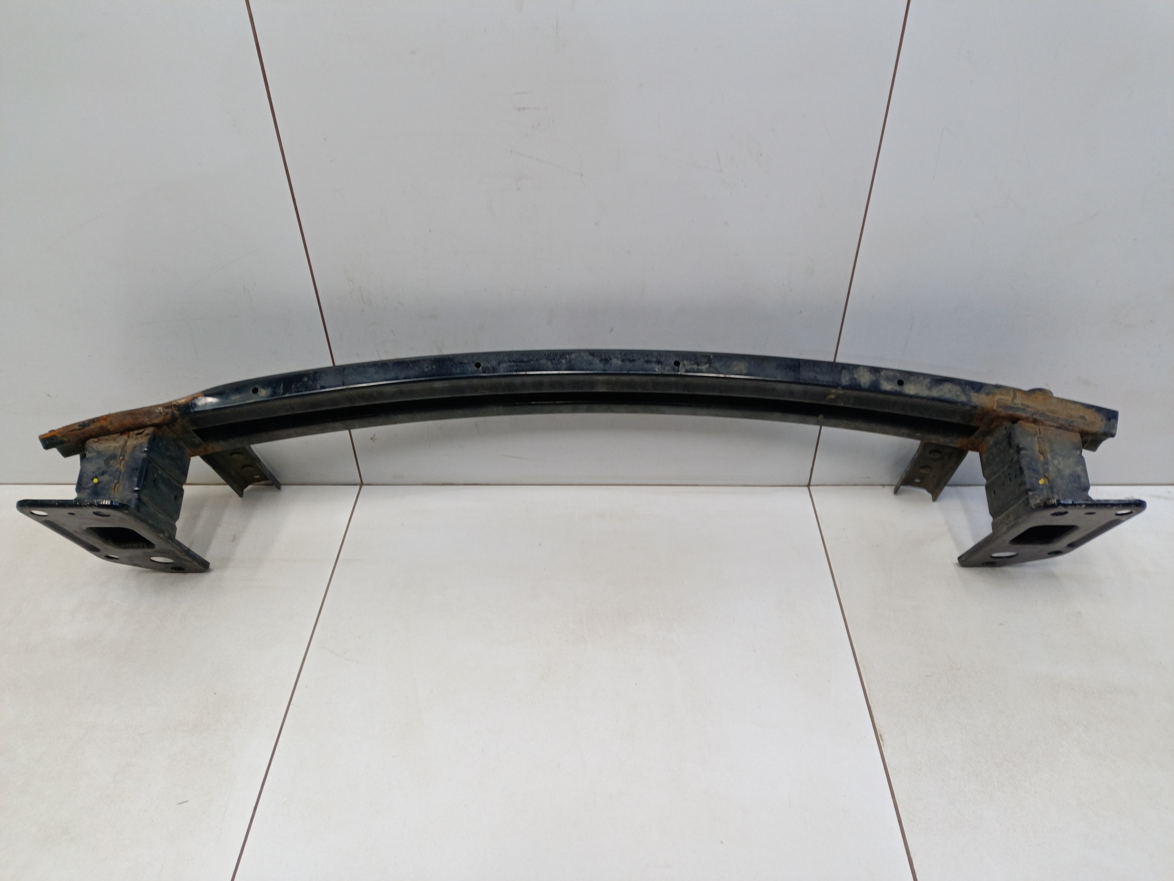 Усилитель переднего бампера Hyundai Creta 1