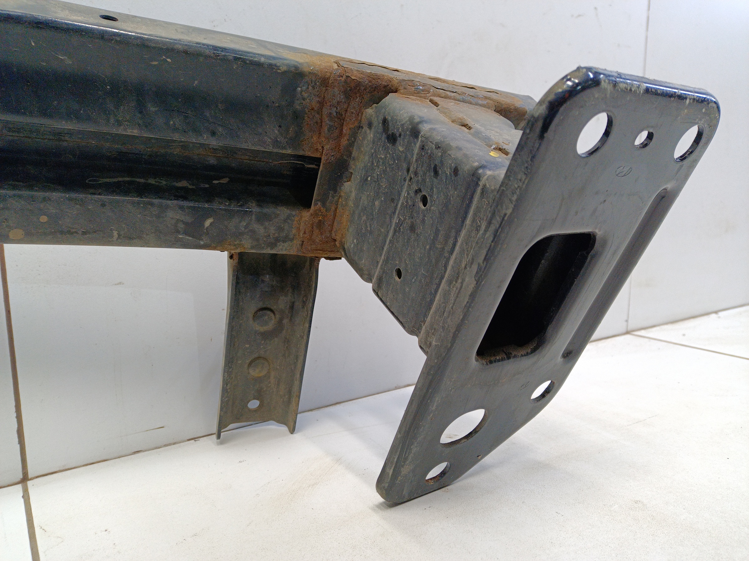 Усилитель переднего бампера Hyundai Creta 1