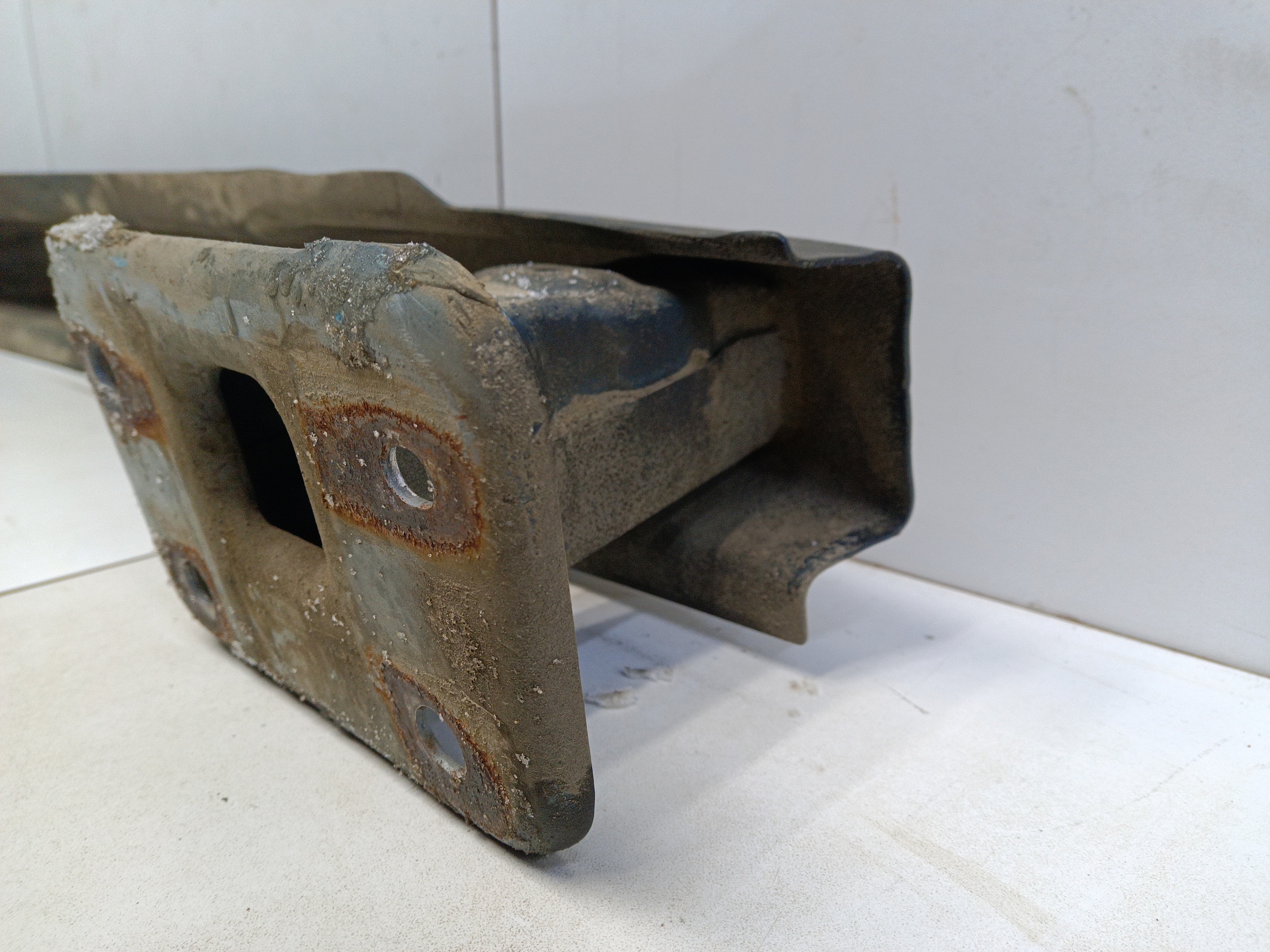 Усилитель заднего бампера Exeed TXL