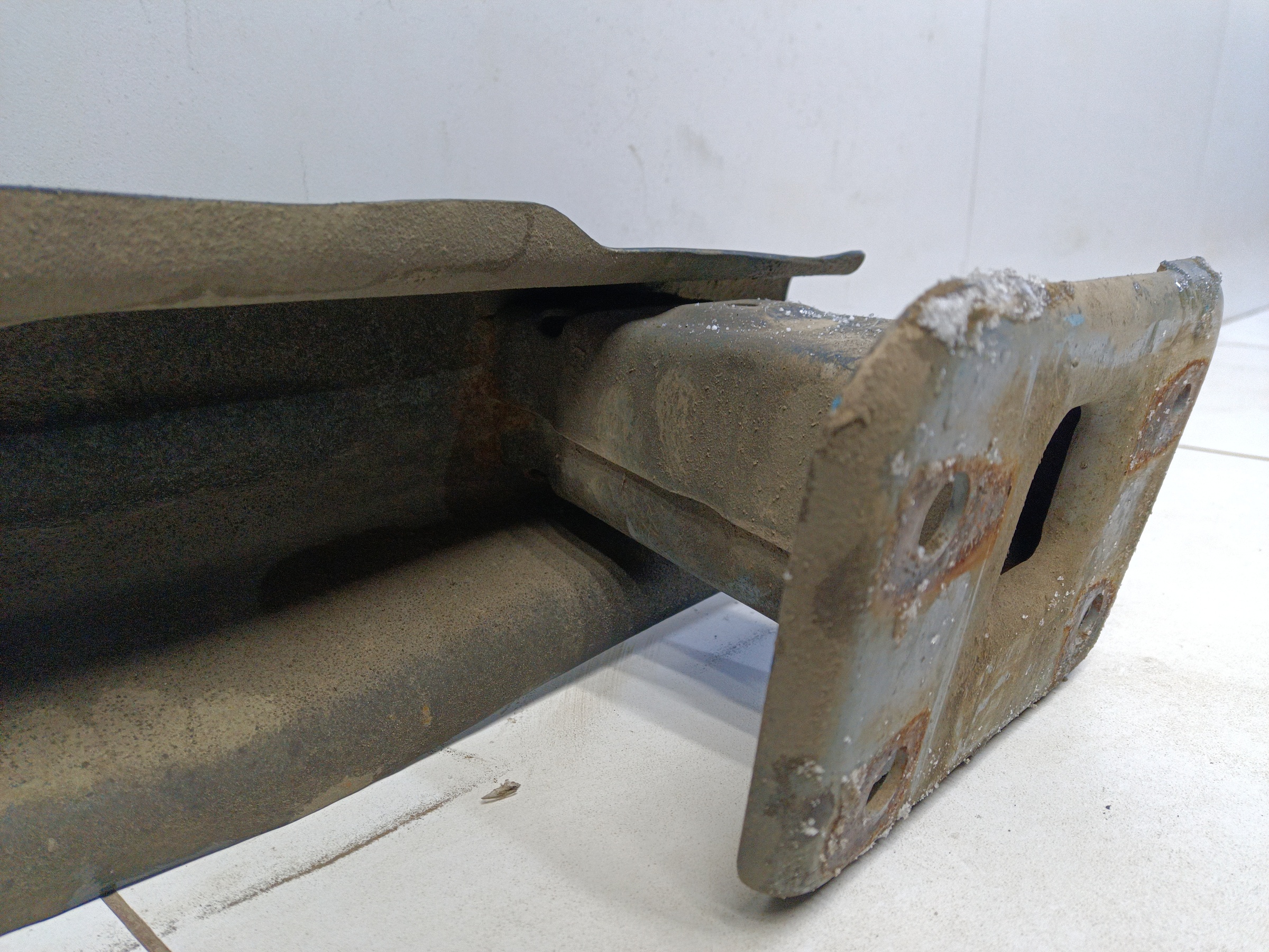 Усилитель заднего бампера Exeed TXL