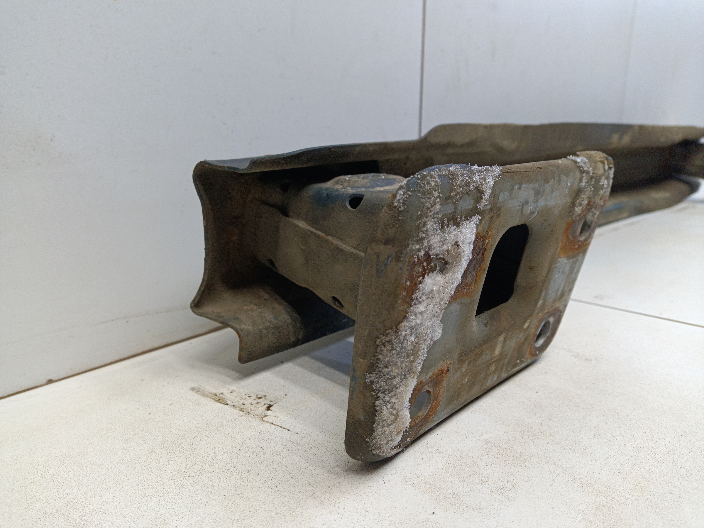 Усилитель заднего бампера Exeed TXL