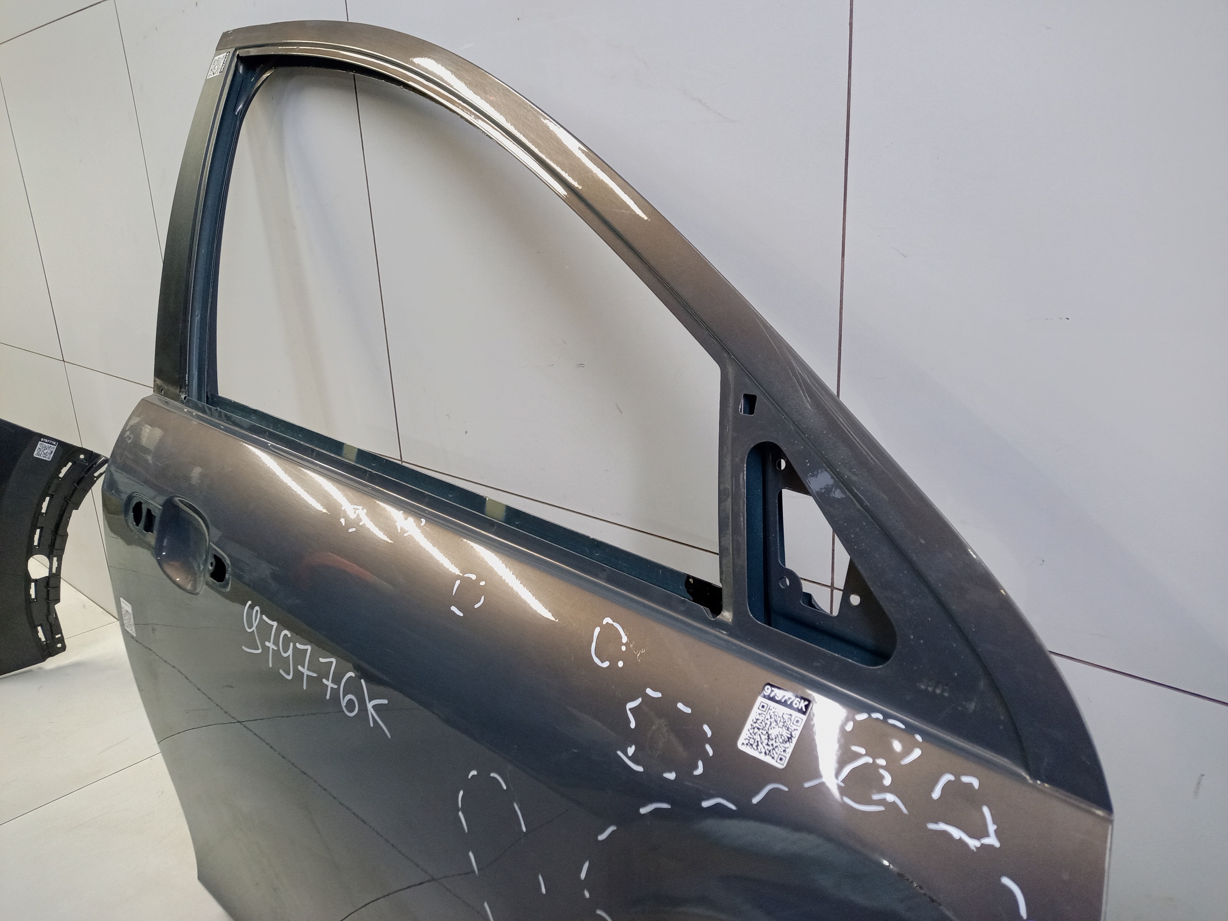 Дверь передняя правая Lada Vesta