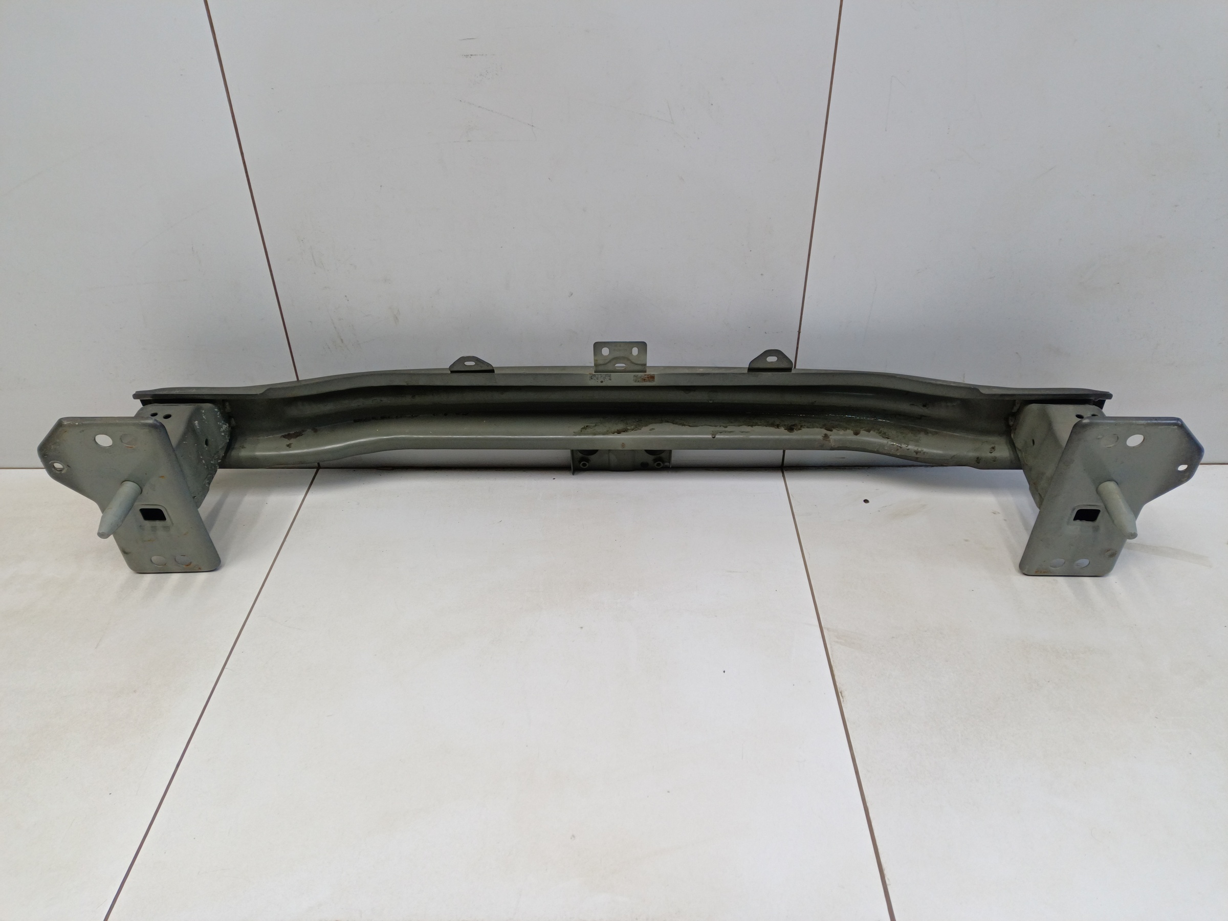 Усилитель переднего бампера Geely Atlas Pro под радар