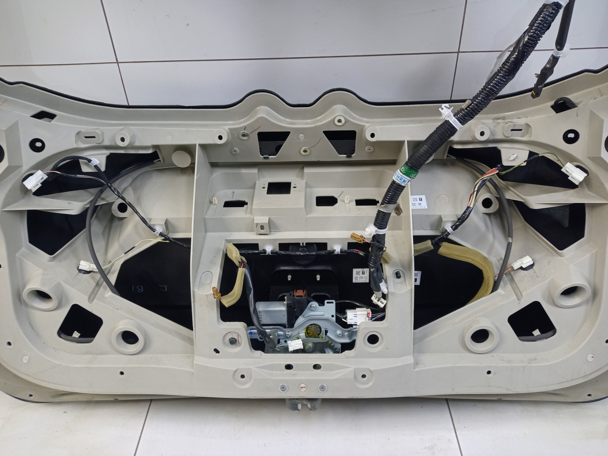 Крышка багажника Nissan X-Trail T32