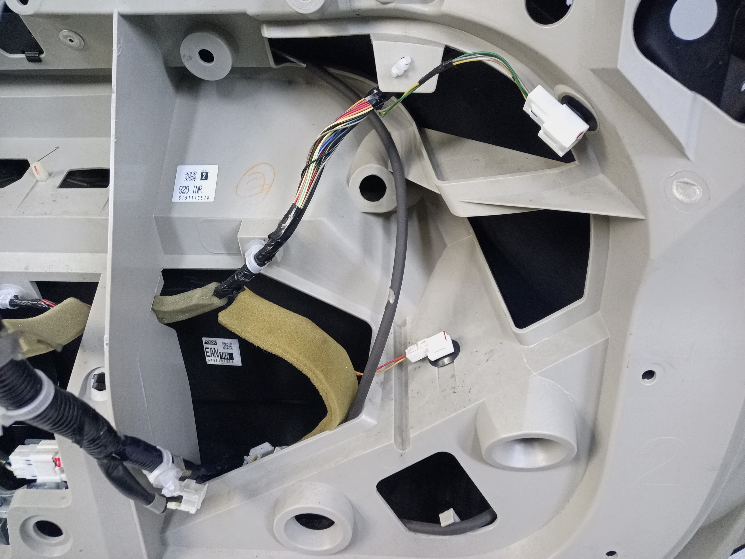 Крышка багажника Nissan X-Trail T32