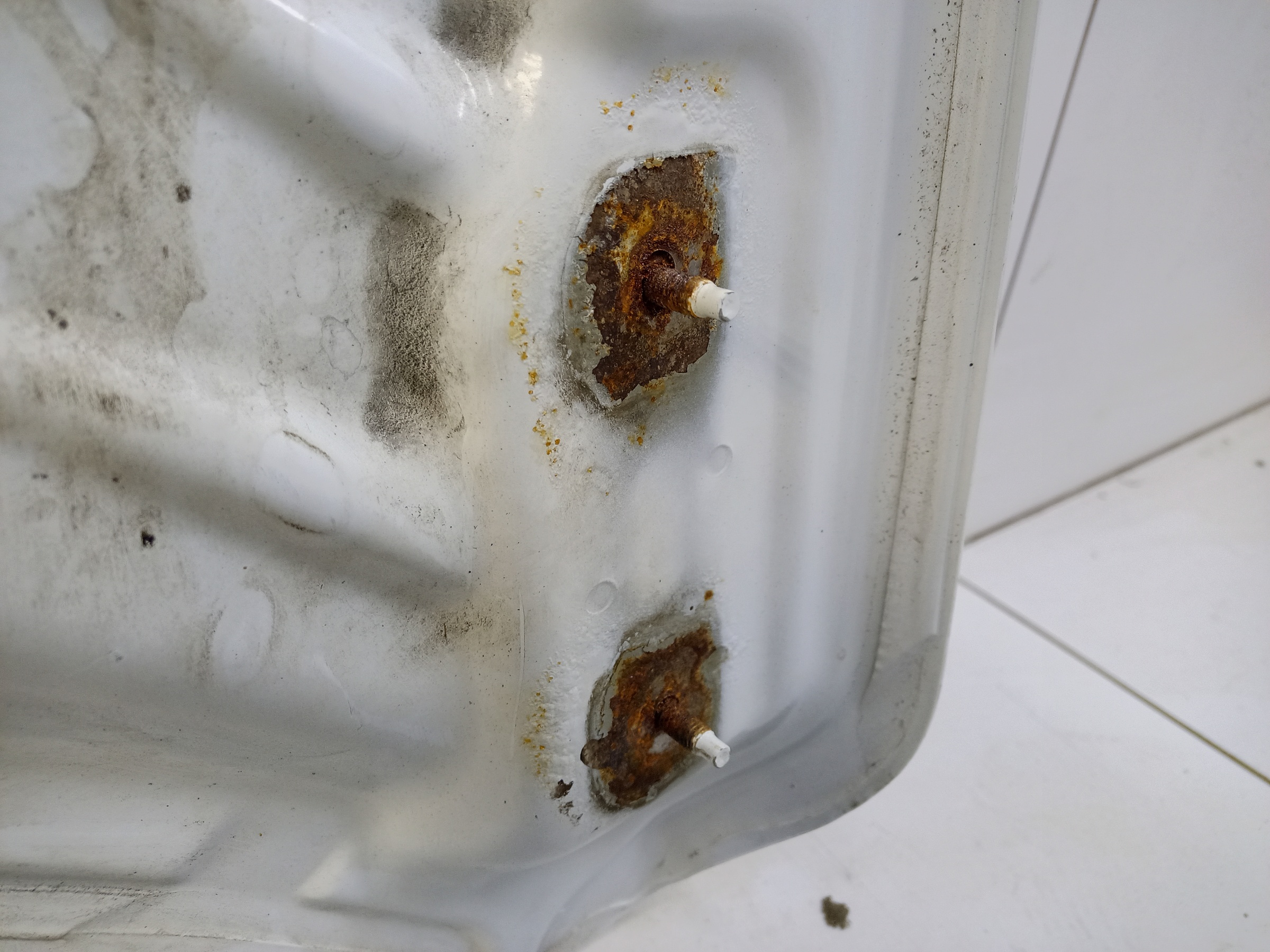 Капот Lada Vesta