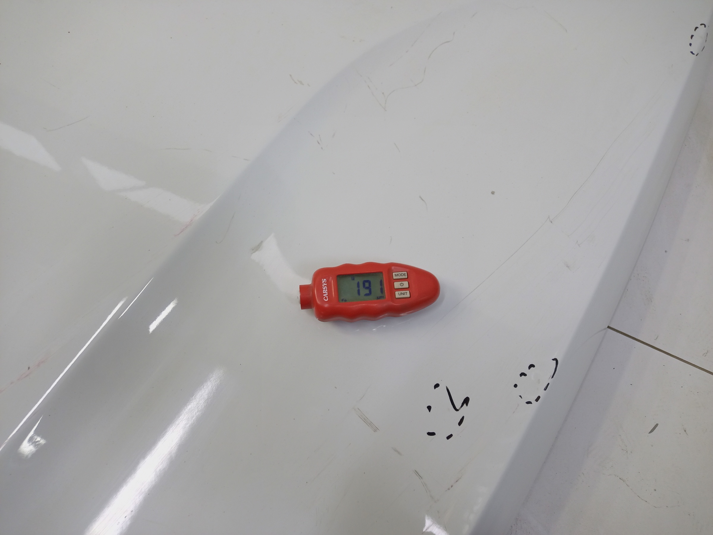 Капот Lada Vesta