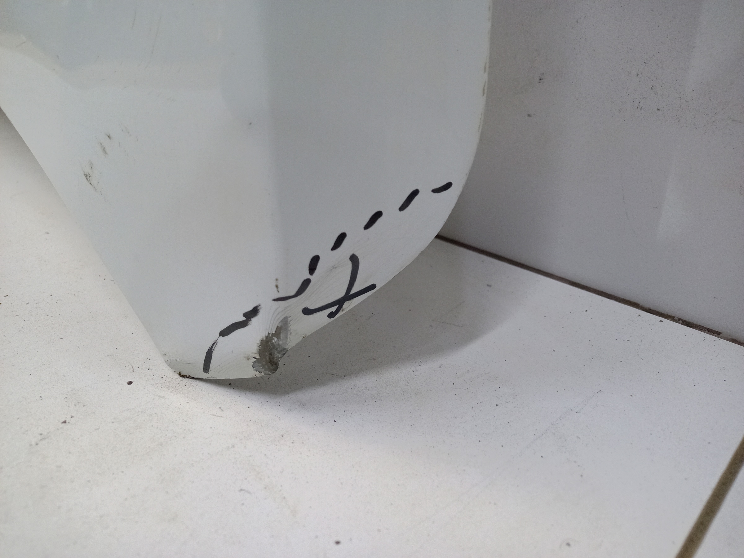 Капот Lada Vesta