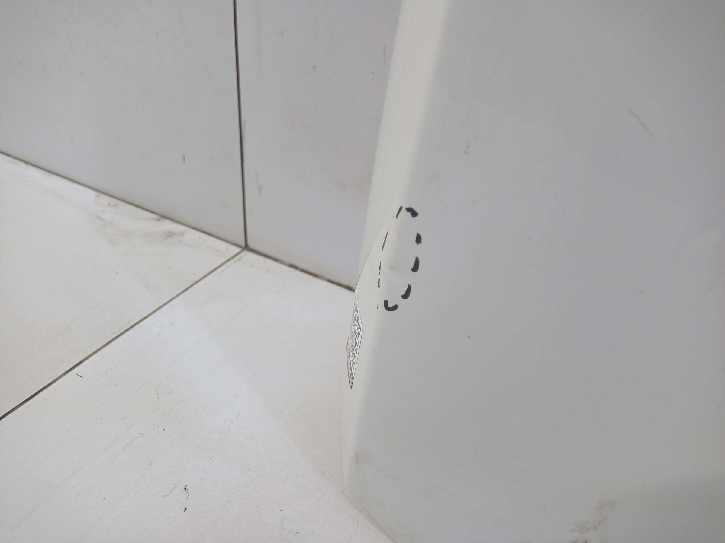 Капот Lada Vesta