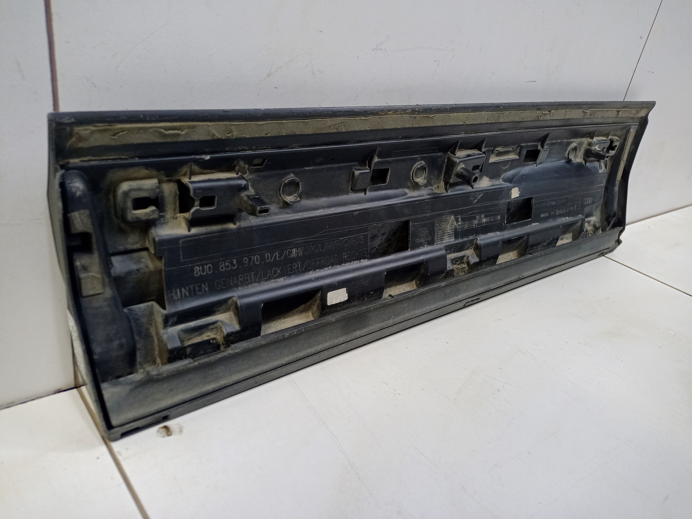 Накладка двери задней правой Audi Q3 1