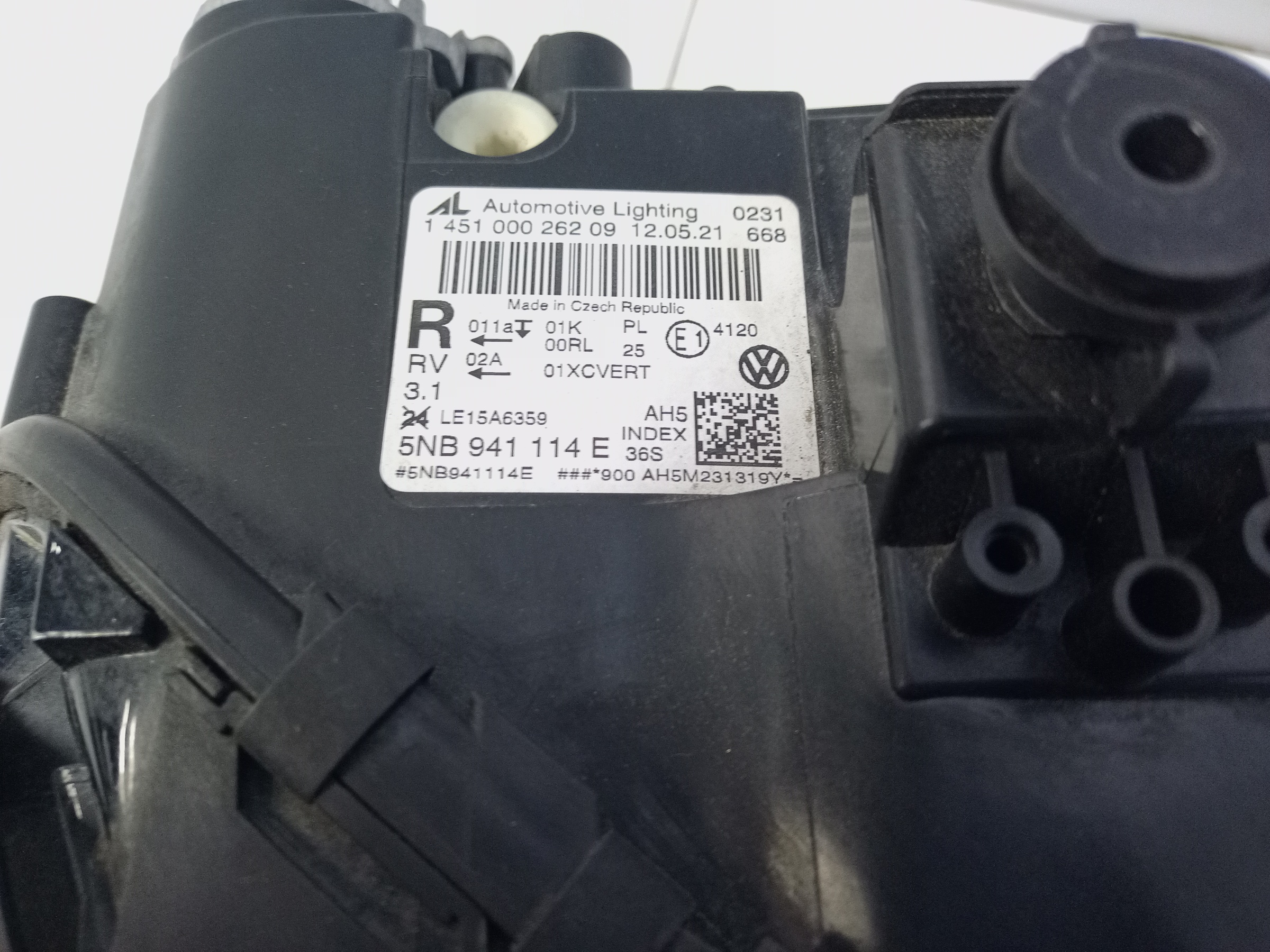 Фара передняя правая Volkswagen Tiguan 2 LED