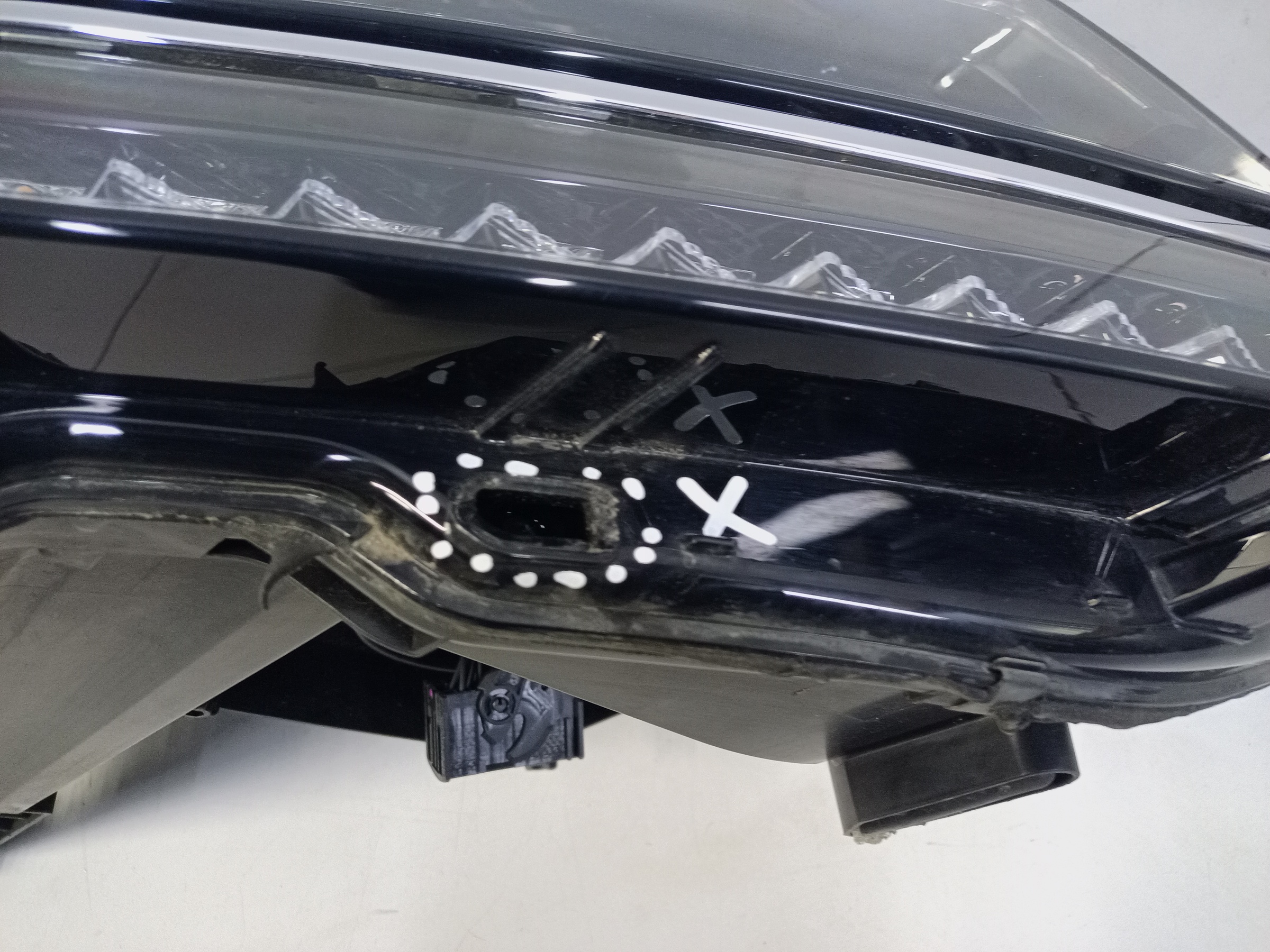 Фара передняя правая Volkswagen Tiguan 2 LED