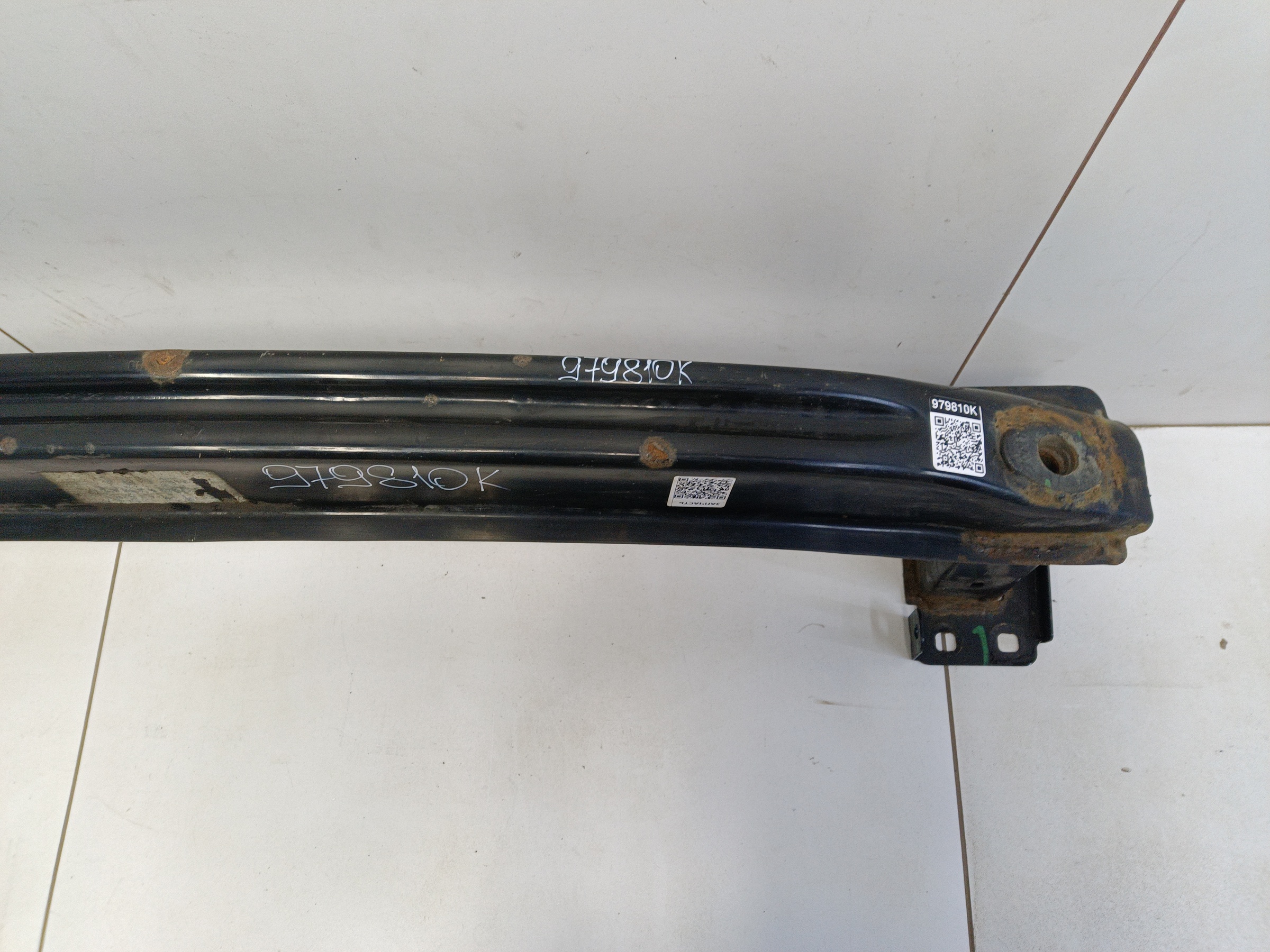 Усилитель переднего бампера Volkswagen Polo 5 Sedan