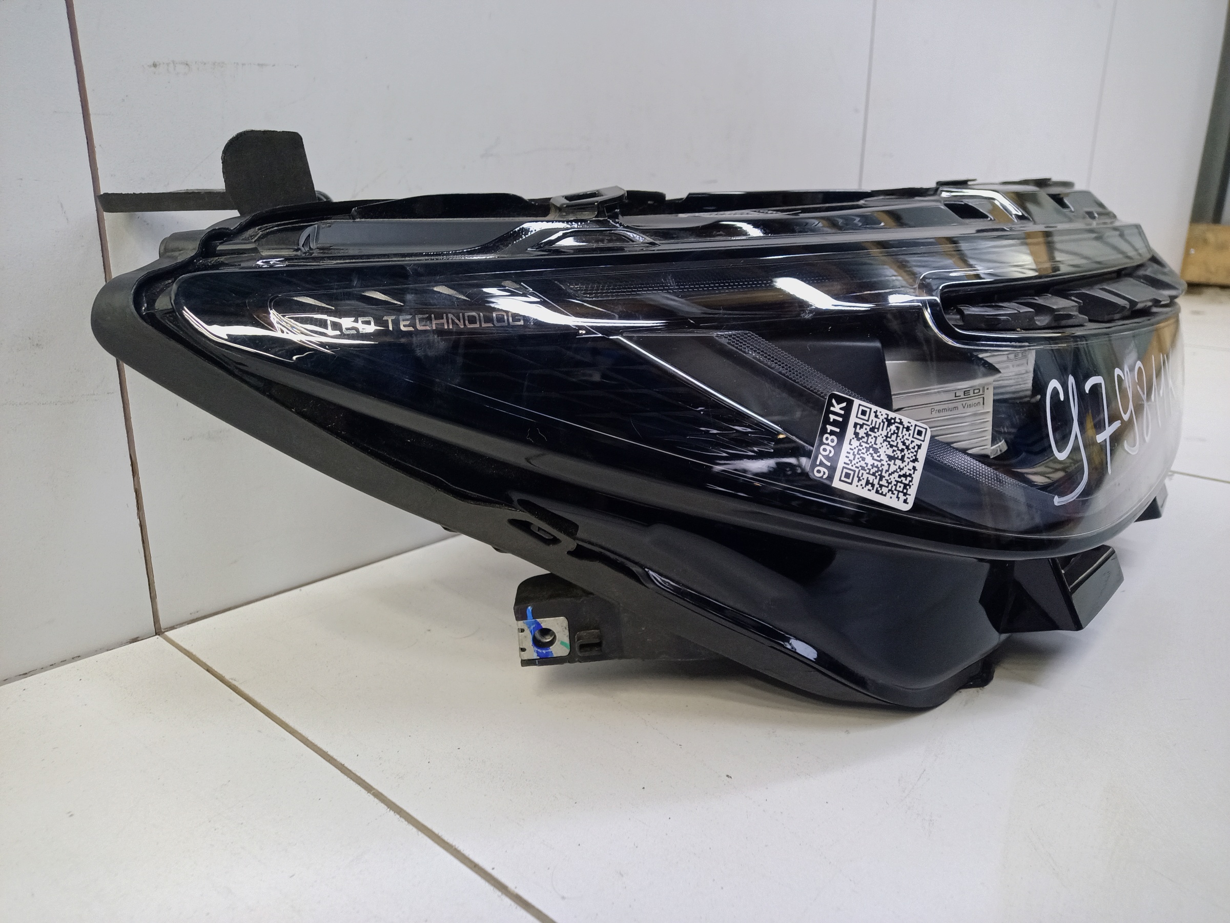 Фара передняя правая Chery Arrizo 8