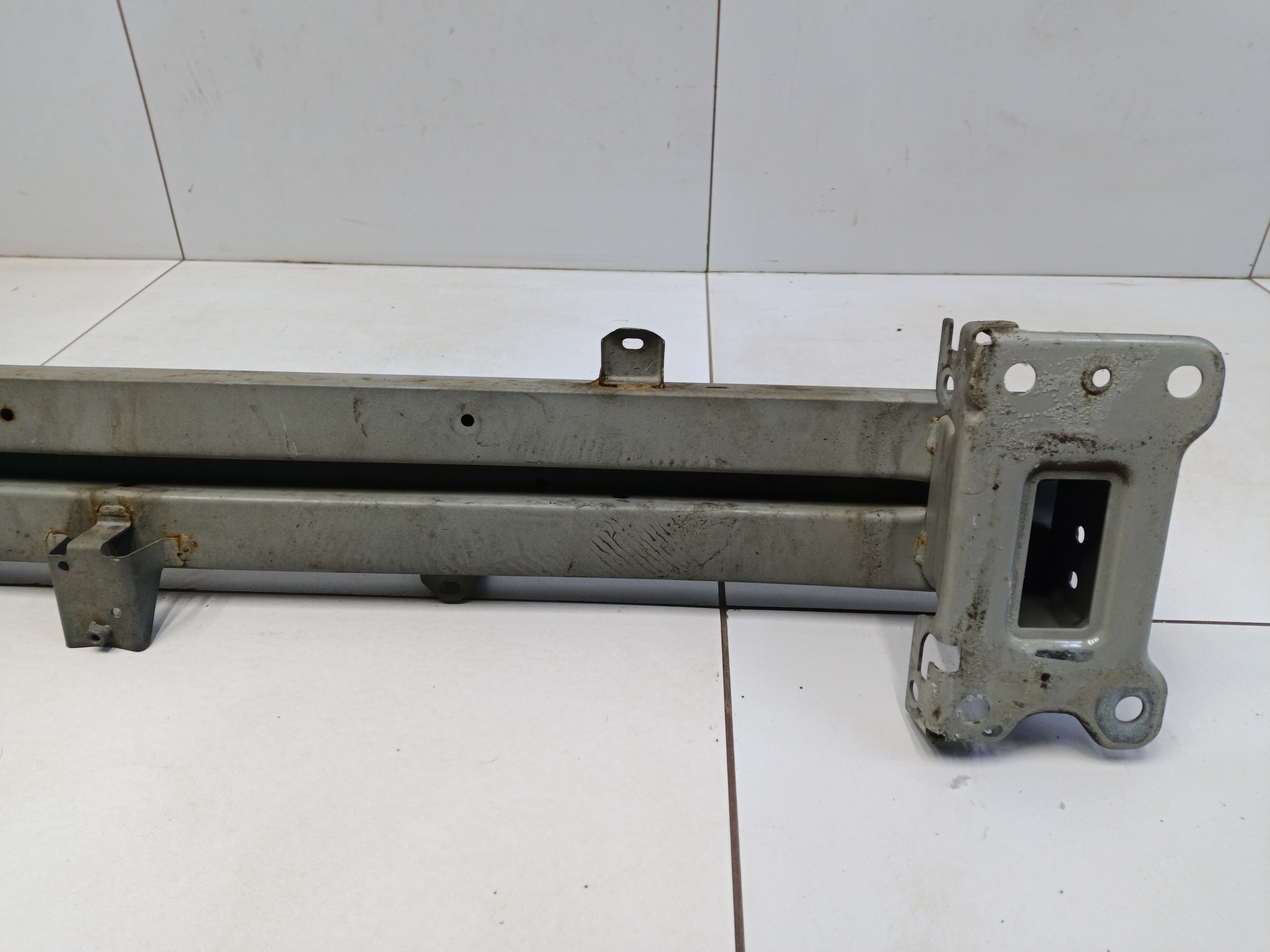 Усилитель переднего бампера Geely Coolray