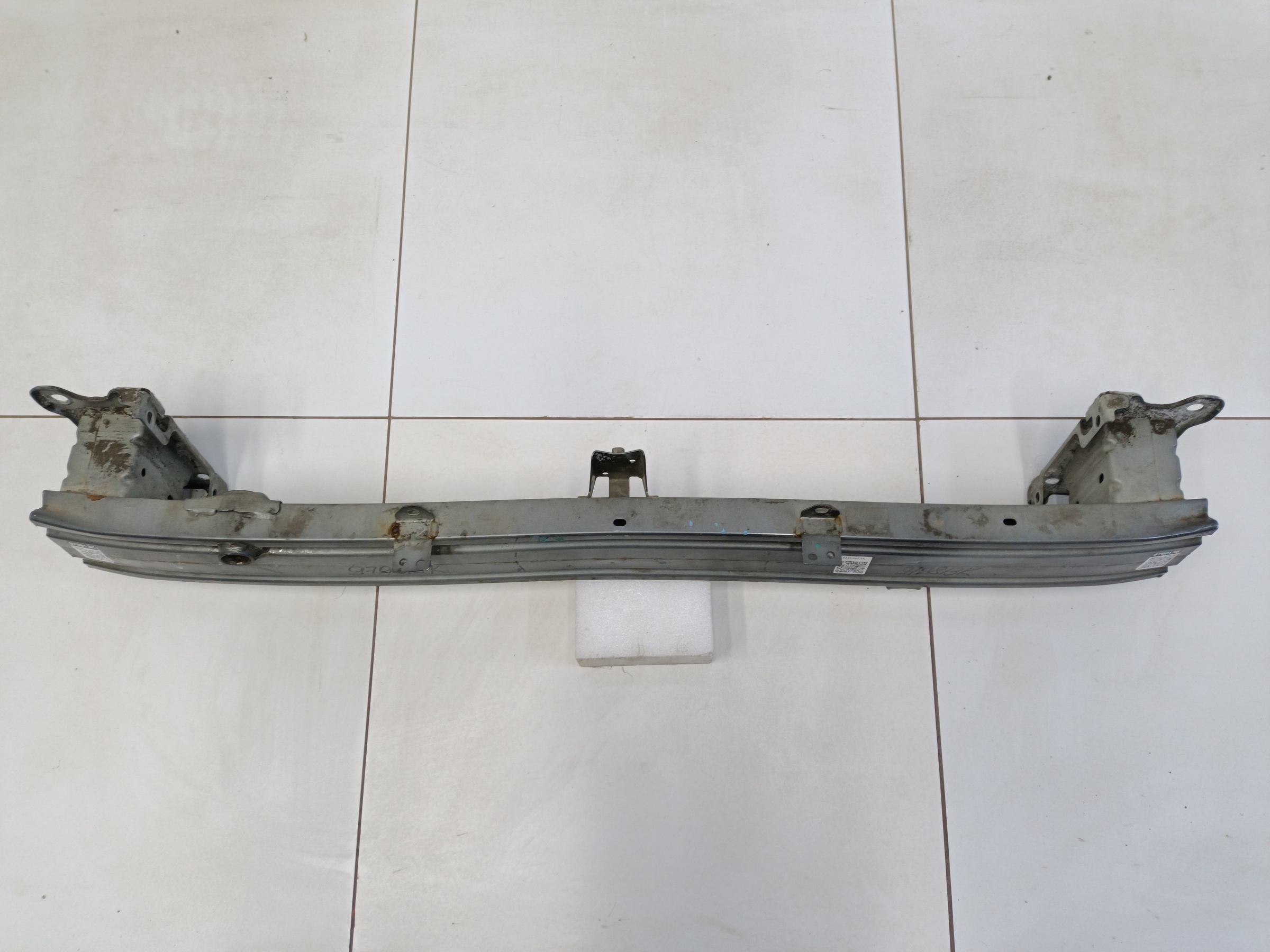 Усилитель переднего бампера Geely Coolray