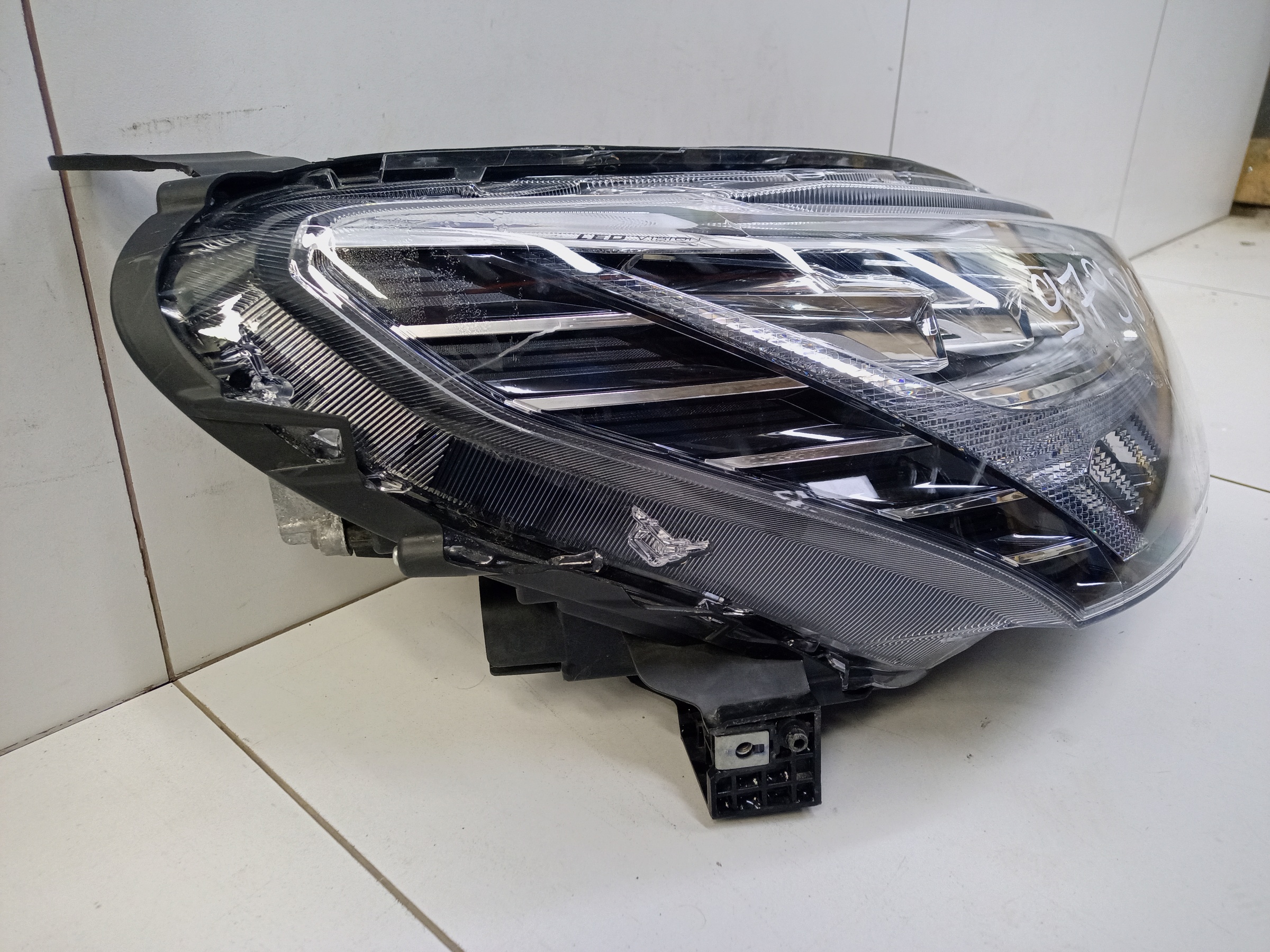 Фара передняя правая Haval Jolion LED