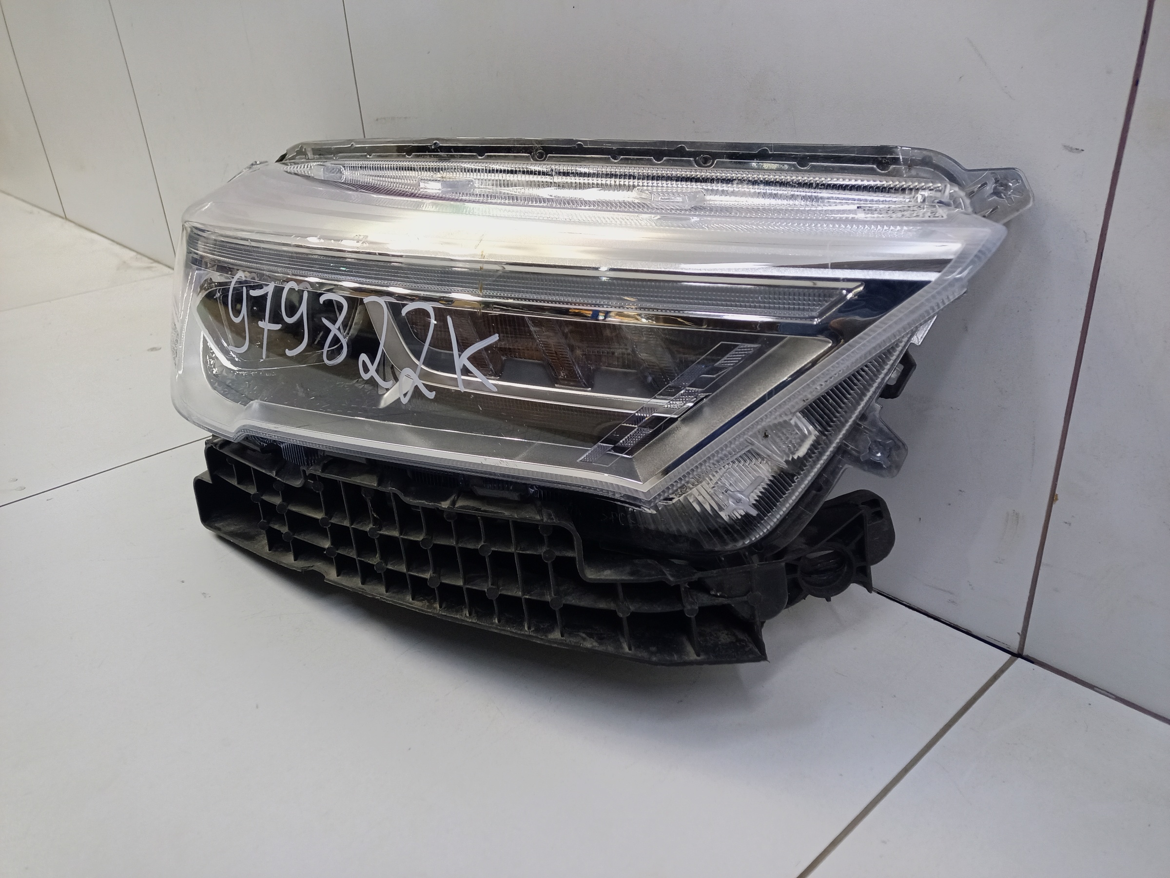 Фара передняя правая Haval M6 2 LED