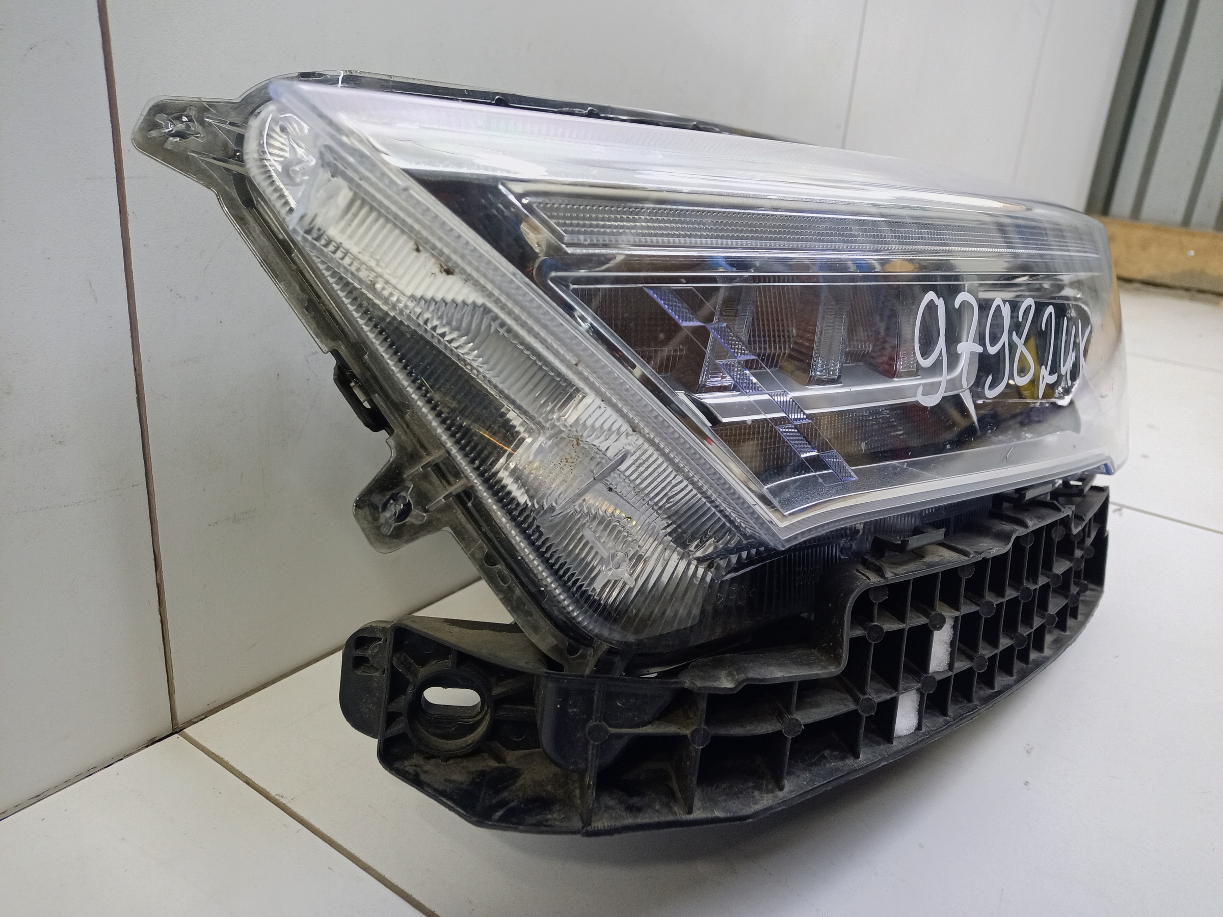 Фара передняя левая Haval M6 2 LED