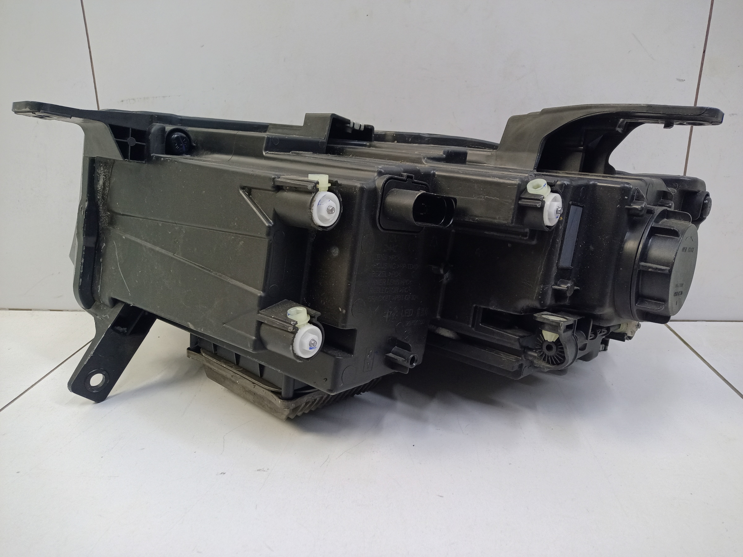 Фара передняя правая Voyah Free Restail