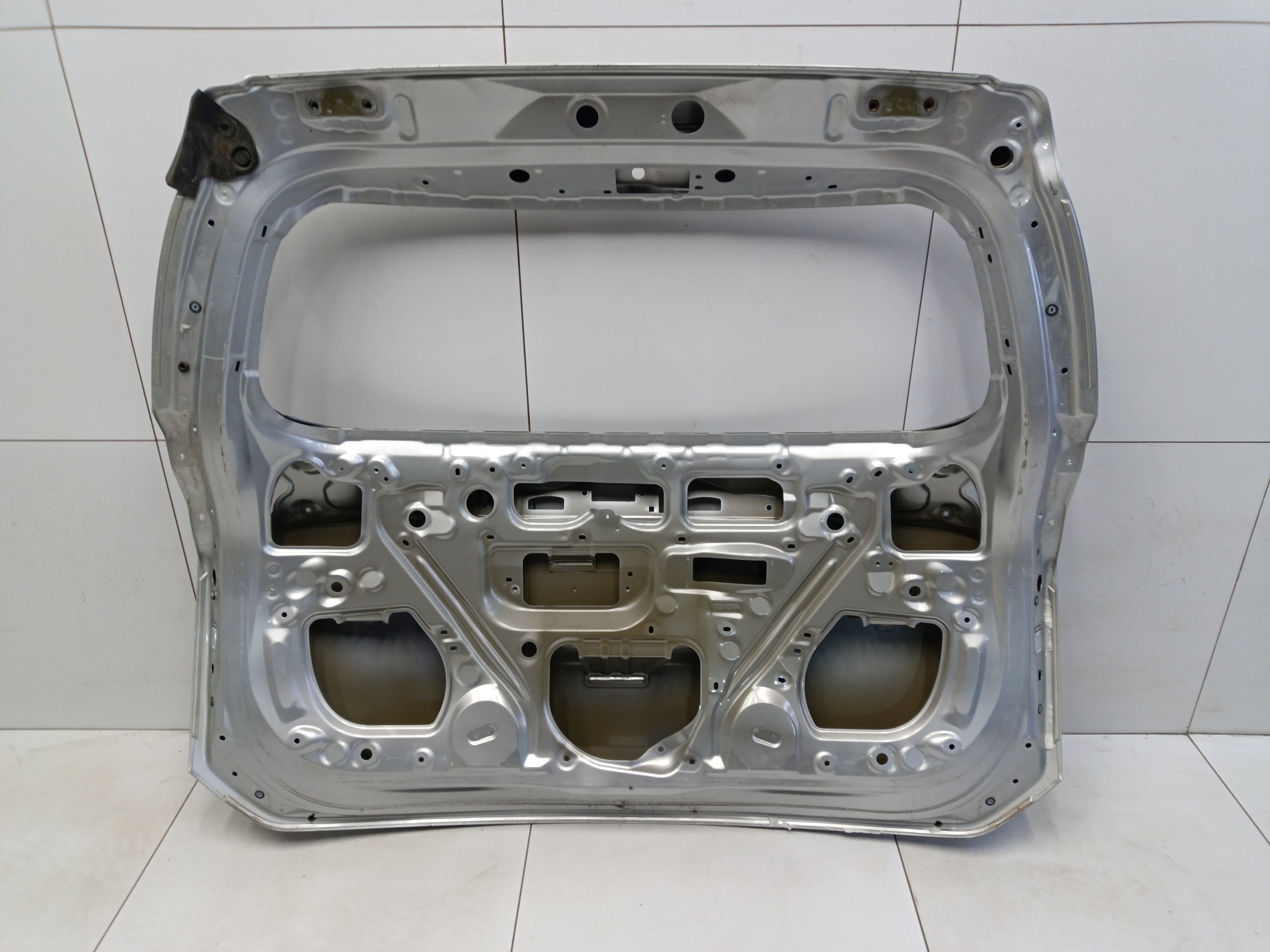 Крышка багажника Toyota RAV4 CA40 Restail